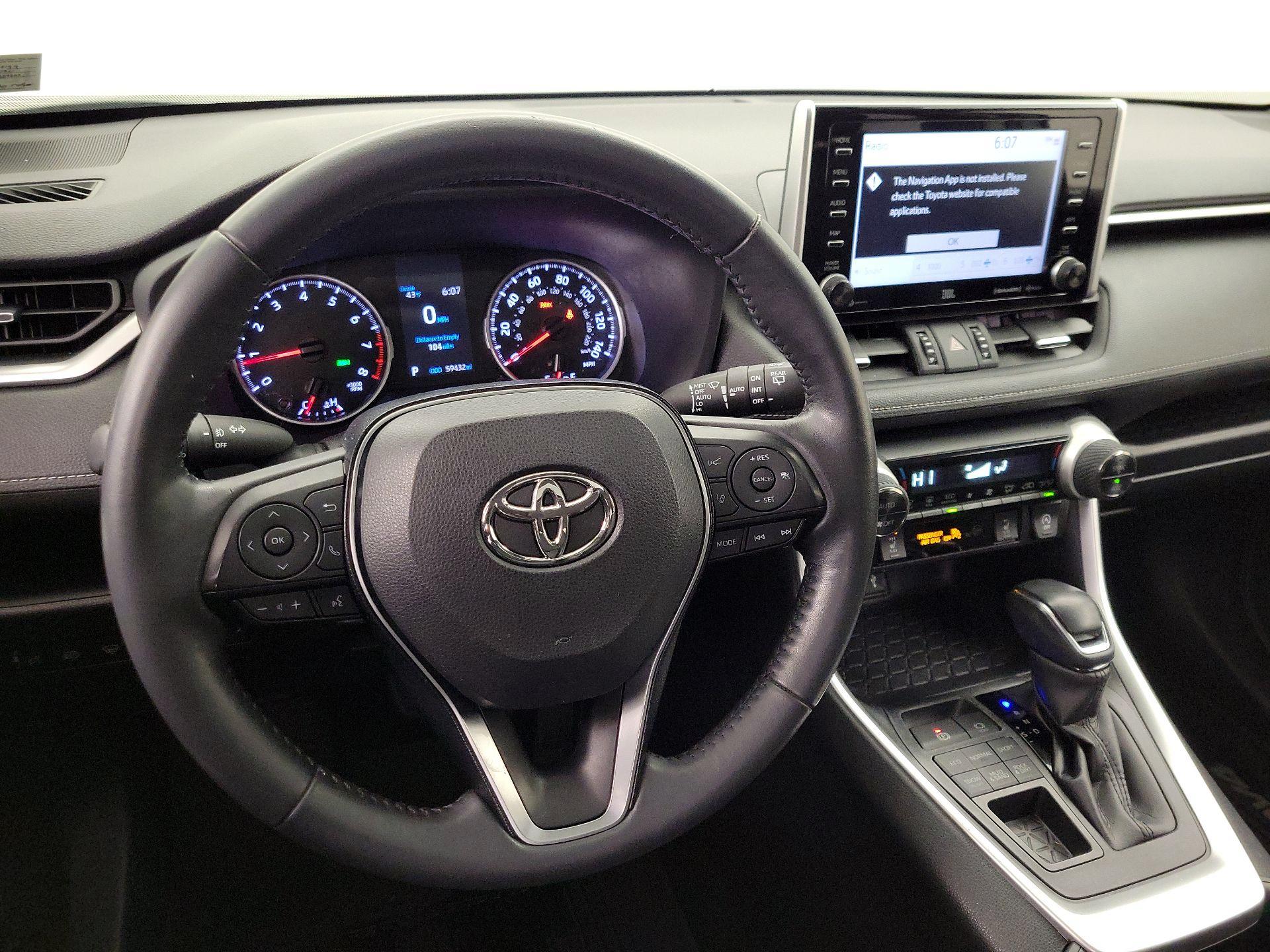 Thumbnail: 2020 Toyota RAV4 - 10