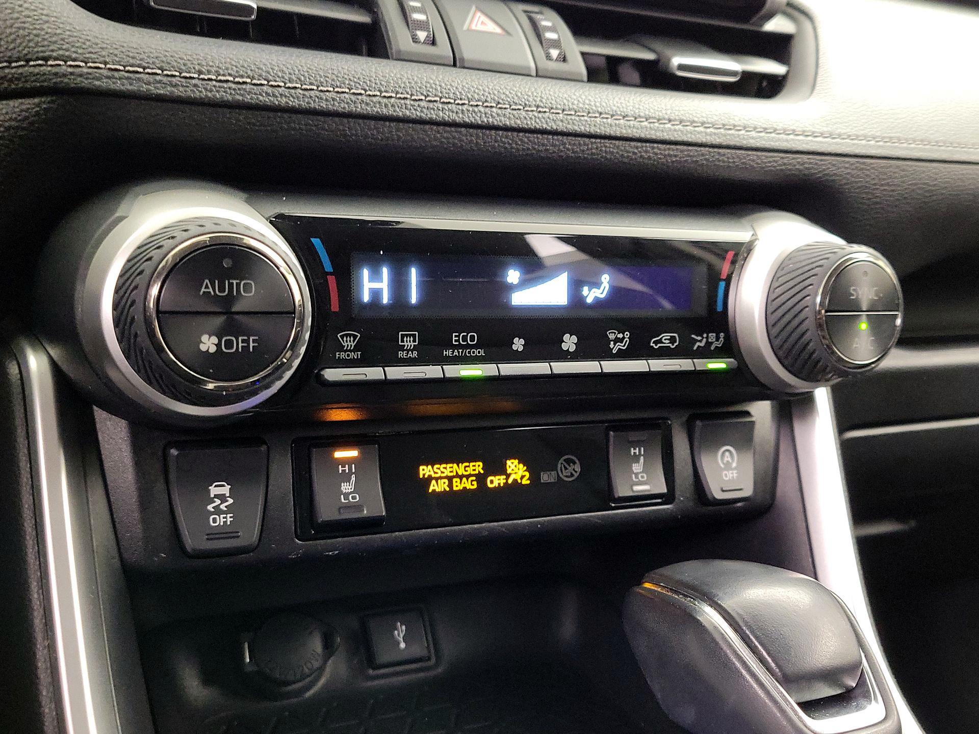 Thumbnail: 2020 Toyota RAV4 - 16