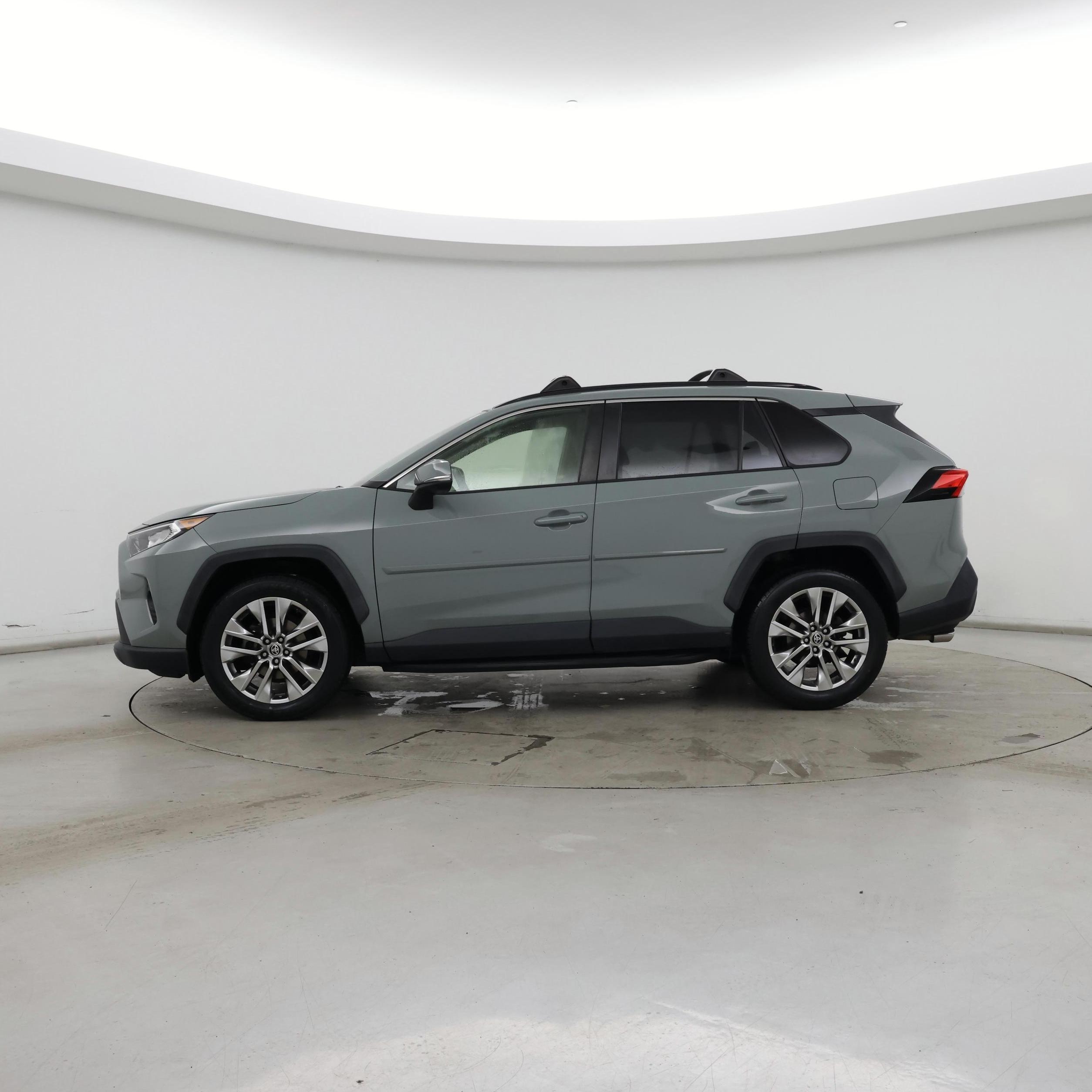 Thumbnail: 2020 Toyota RAV4 - 3