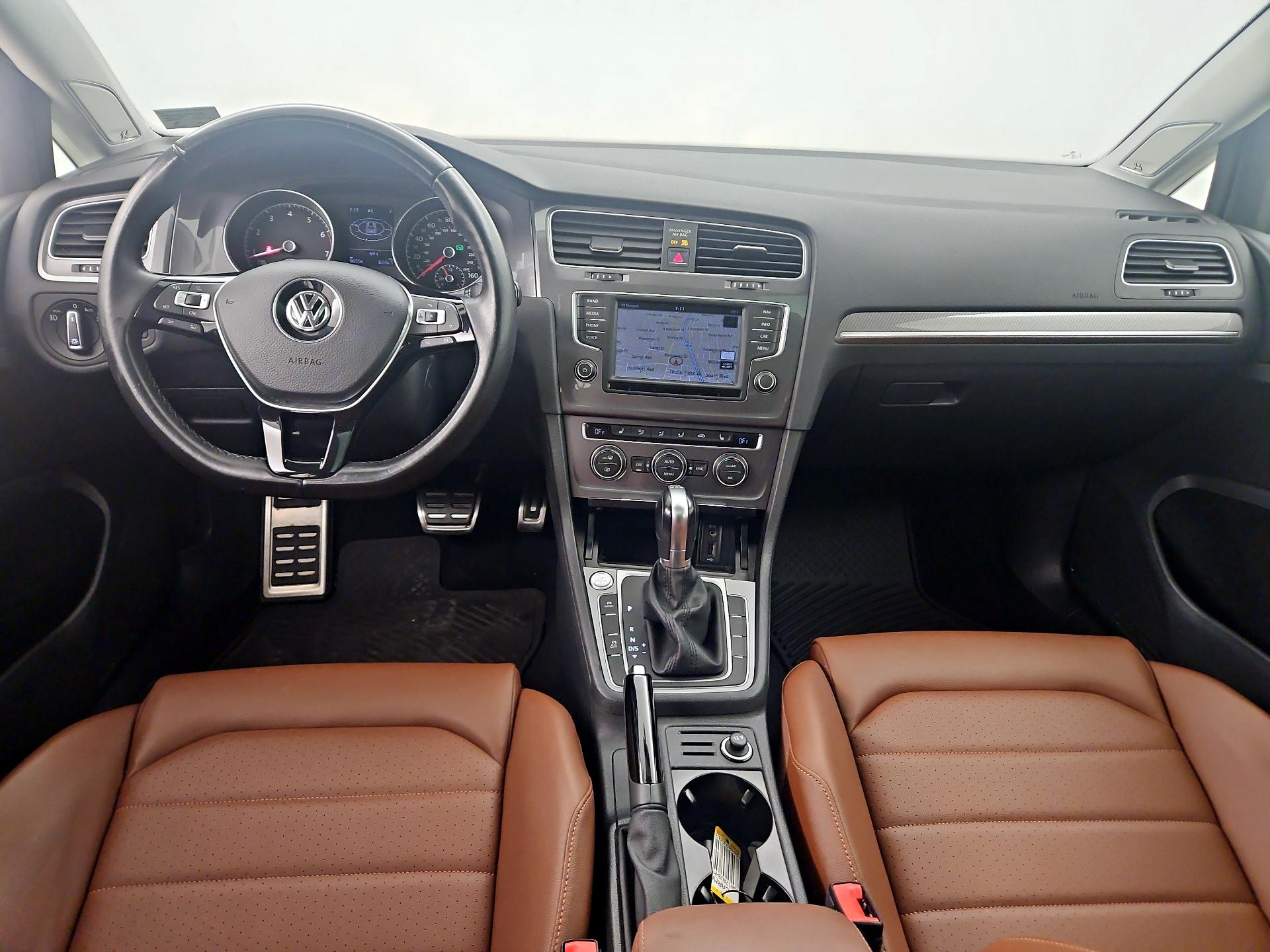 Thumbnail: 2017 Volkswagen Golf - 9