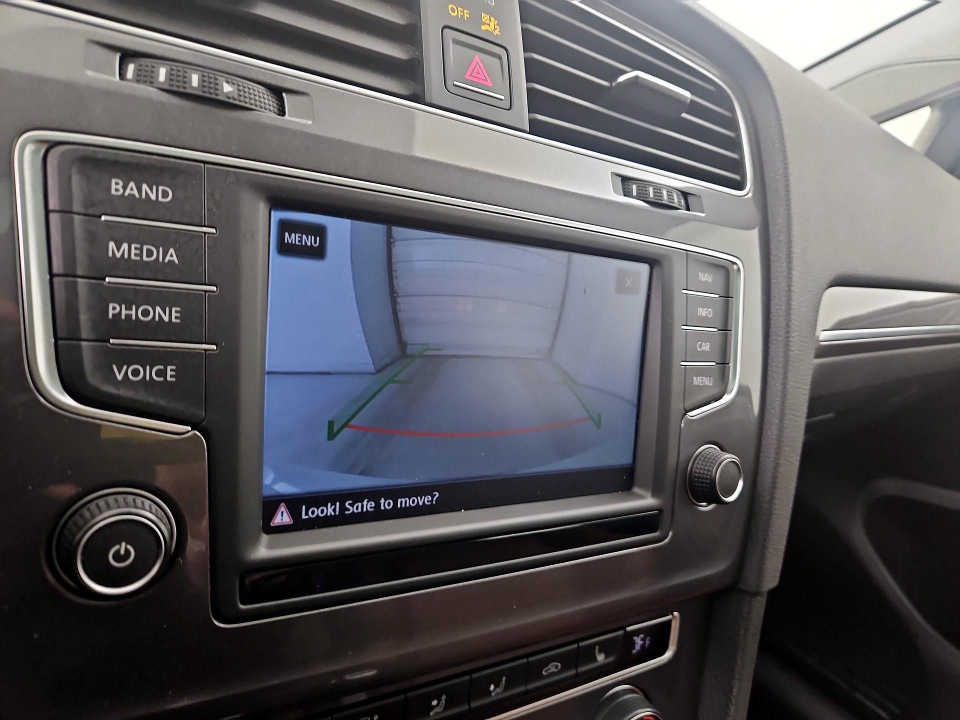 Thumbnail: 2017 Volkswagen Golf - 15