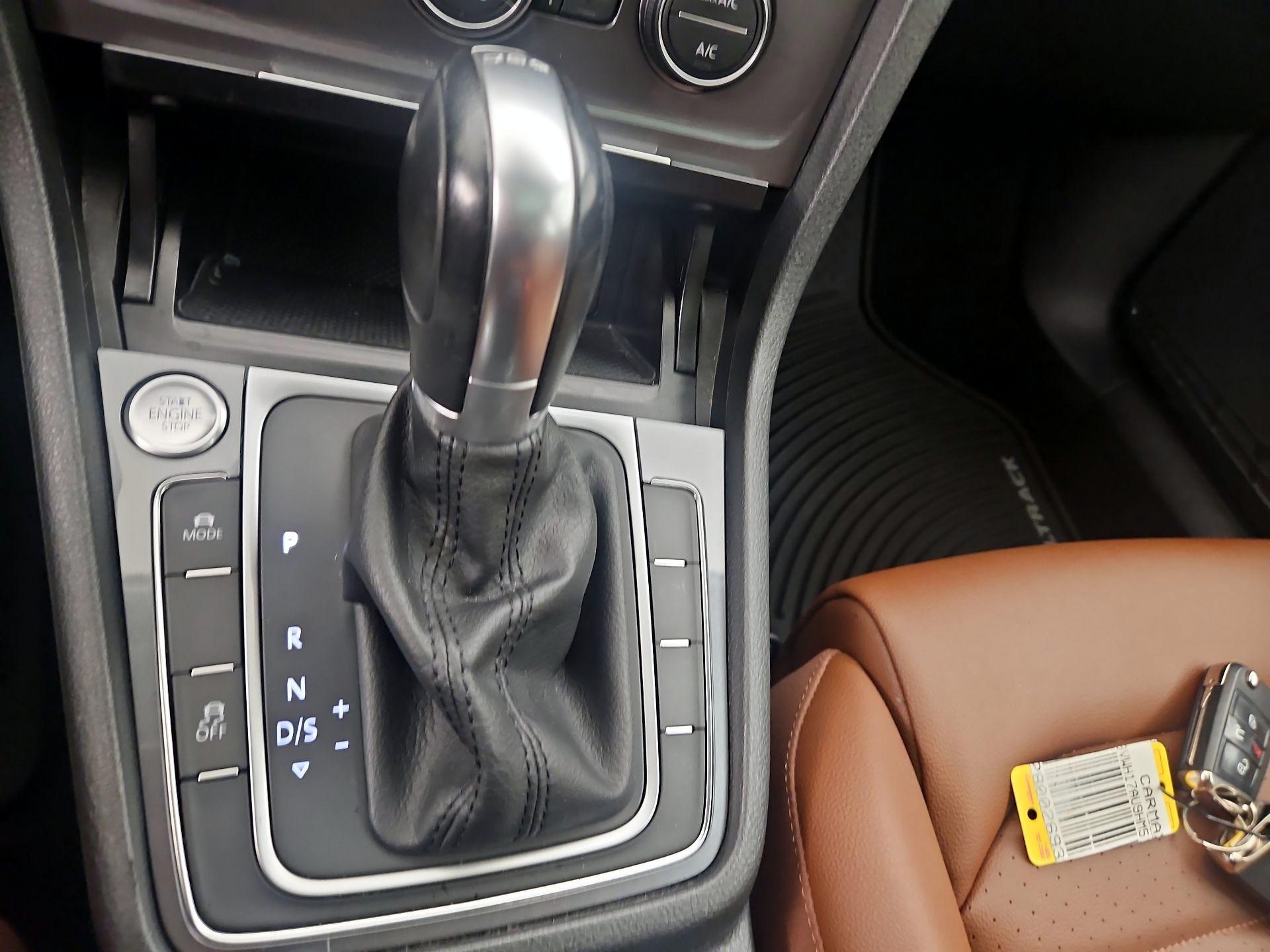 Thumbnail: 2017 Volkswagen Golf - 18