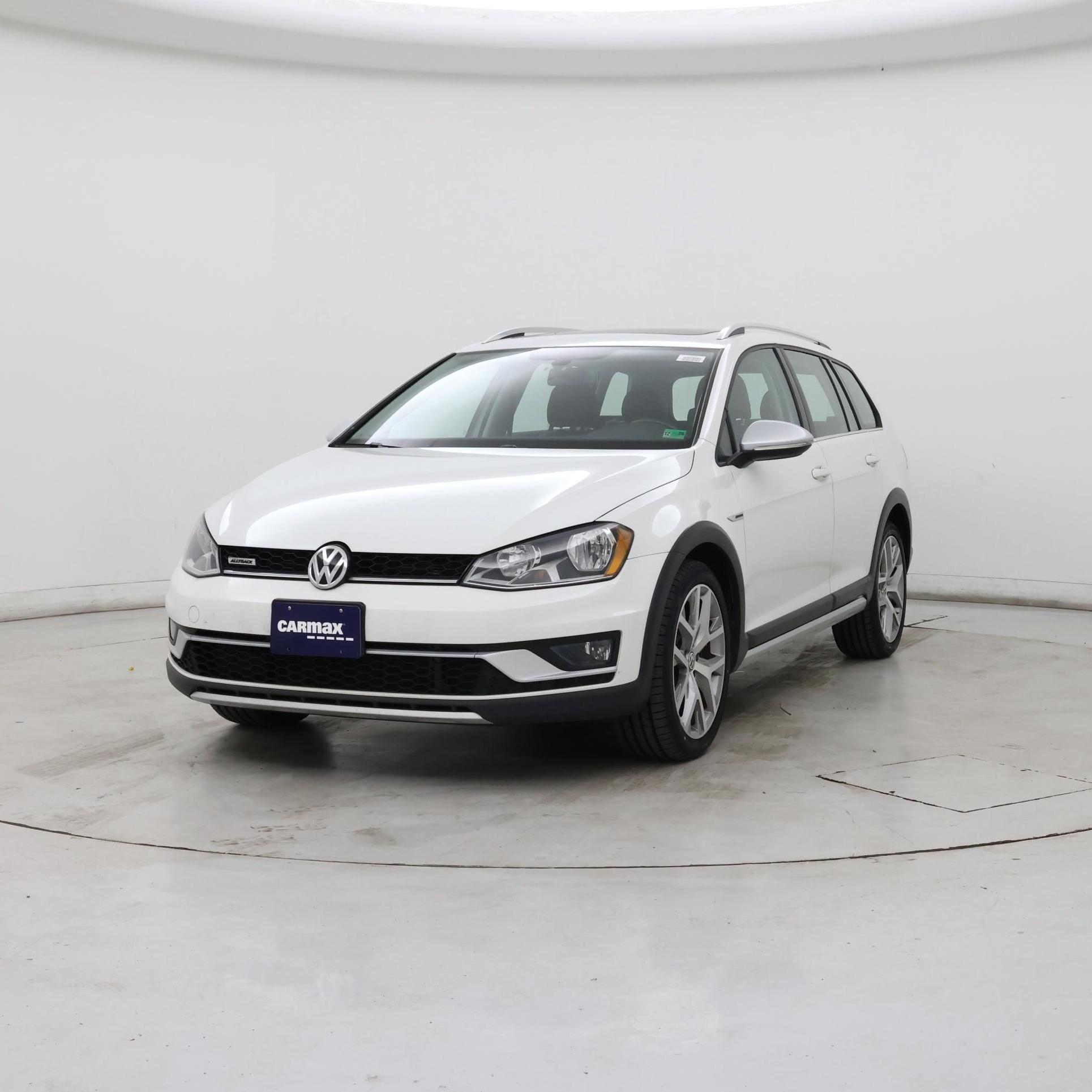 Thumbnail: 2017 Volkswagen Golf - 4