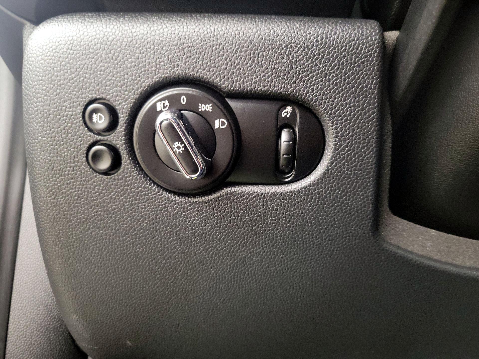 Thumbnail: 2021 MINI Cooper Hardtop - 13