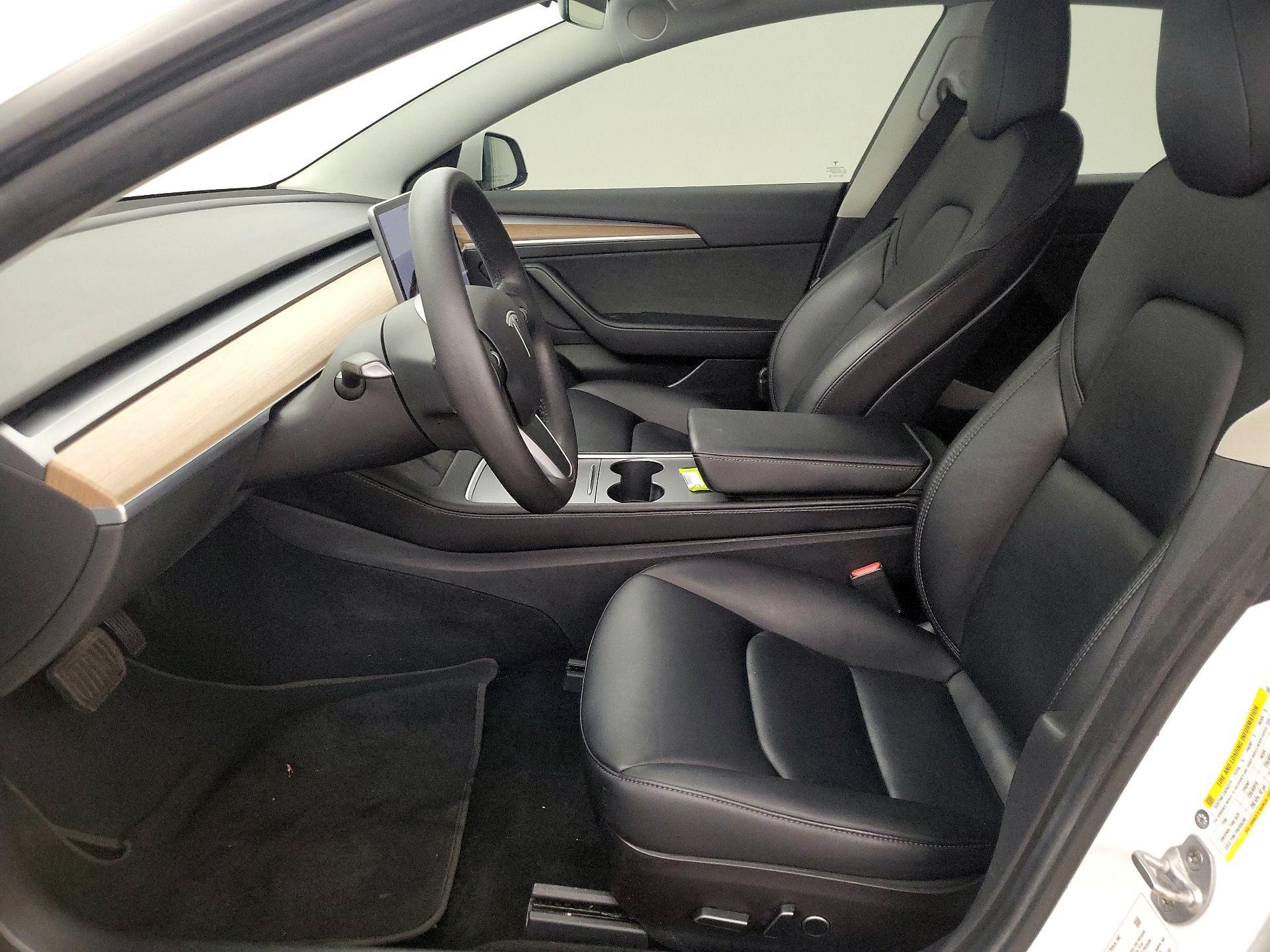 Thumbnail: 2022 Tesla Model 3 - 11