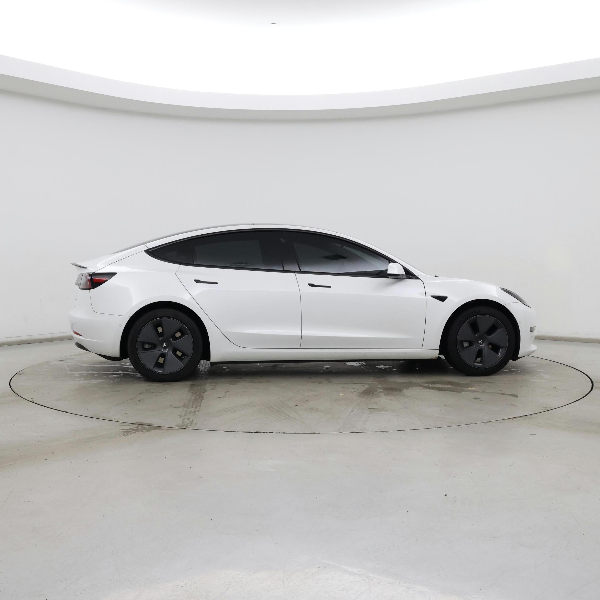 Thumbnail: 2022 Tesla Model 3 - 7