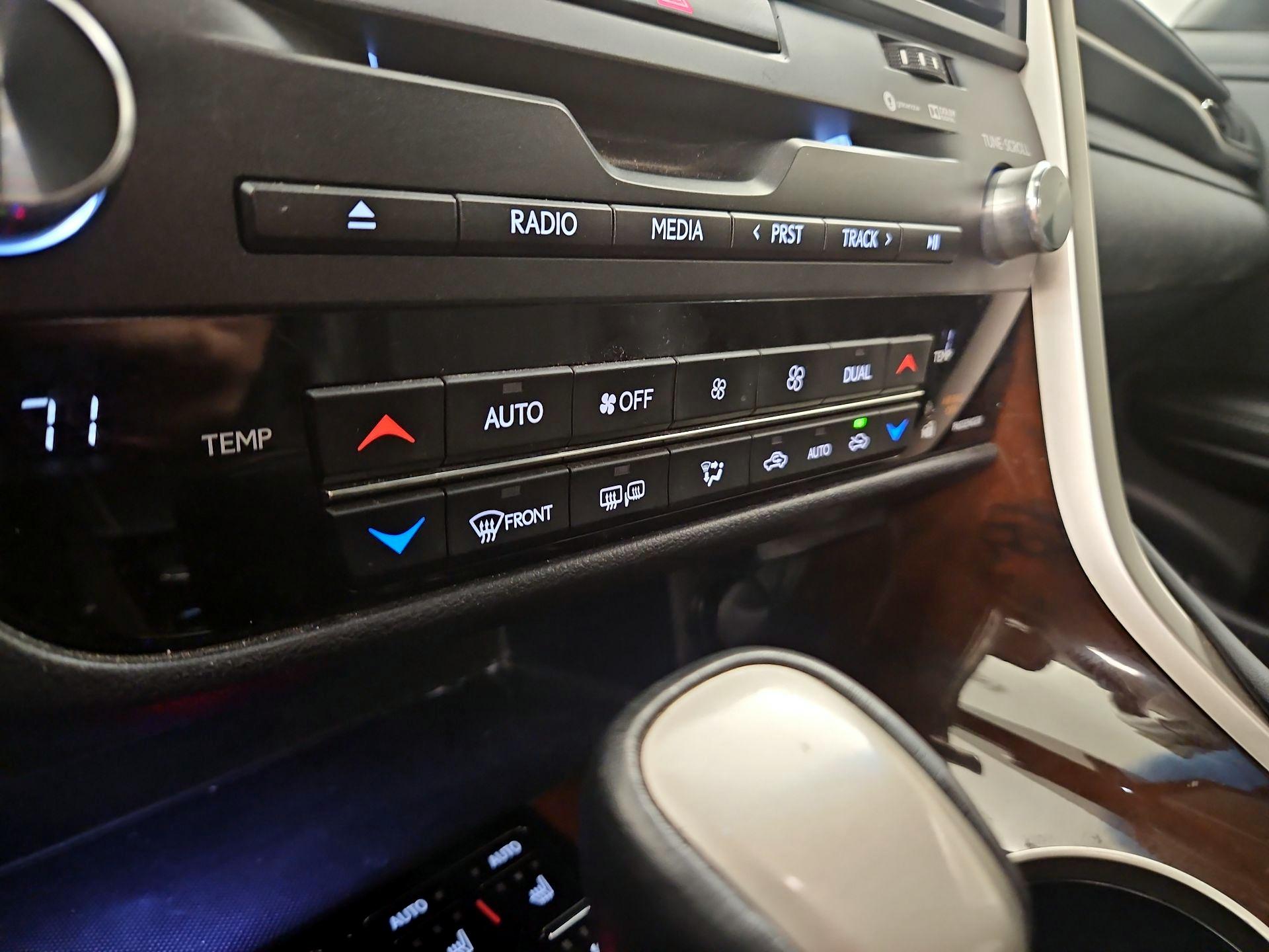 Thumbnail: 2019 Lexus RX - 17