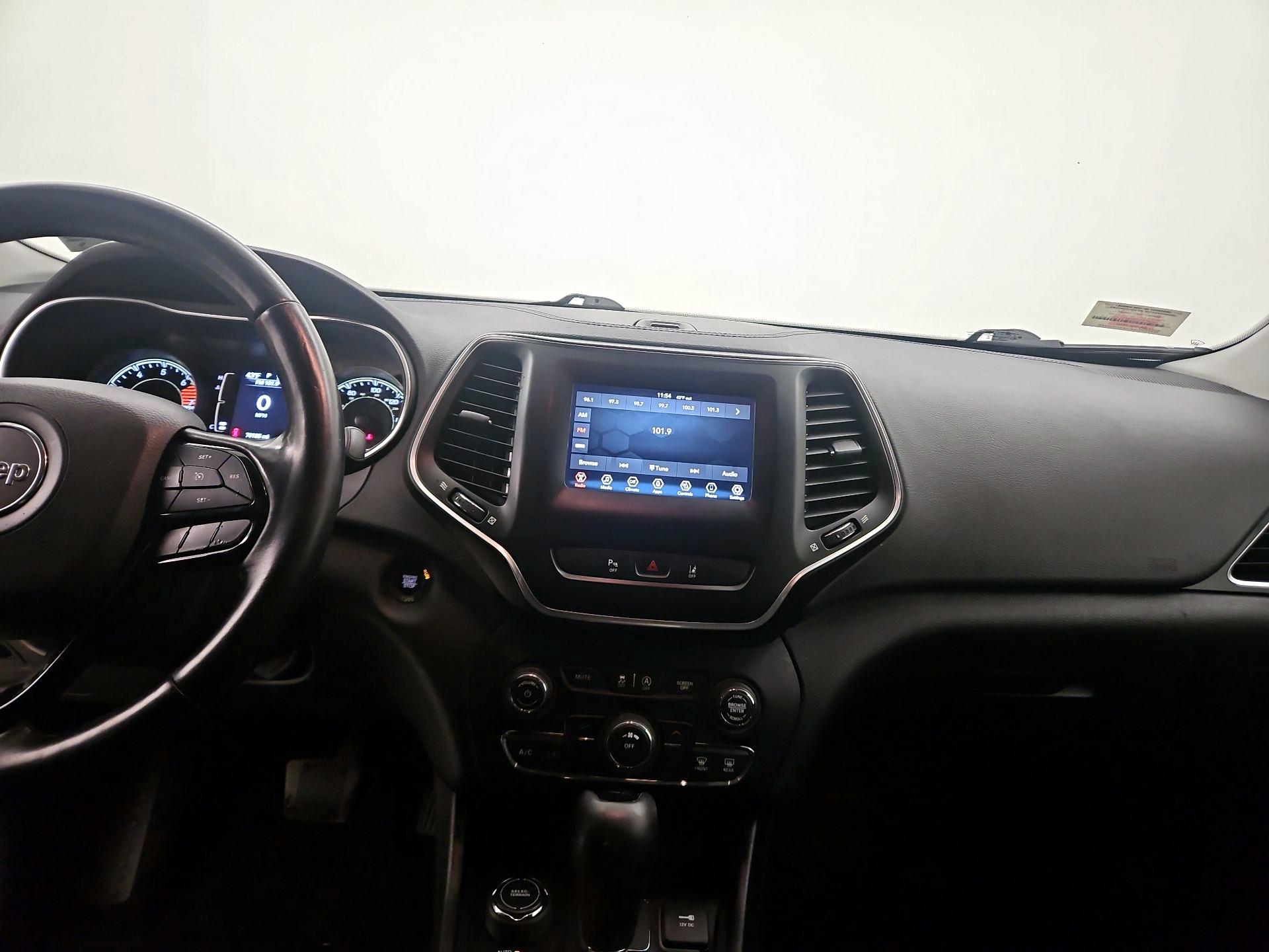 Thumbnail: 2021 Jeep Cherokee - 9