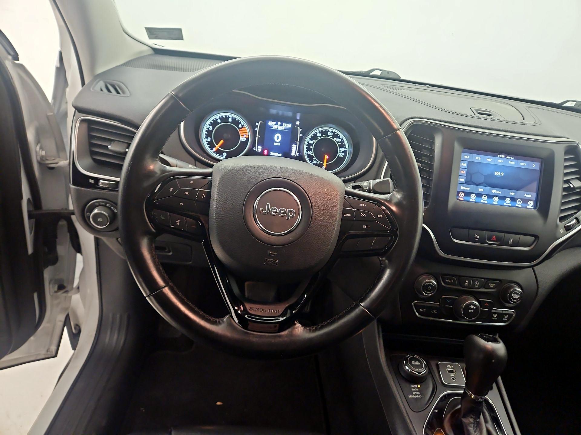 Thumbnail: 2021 Jeep Cherokee - 10