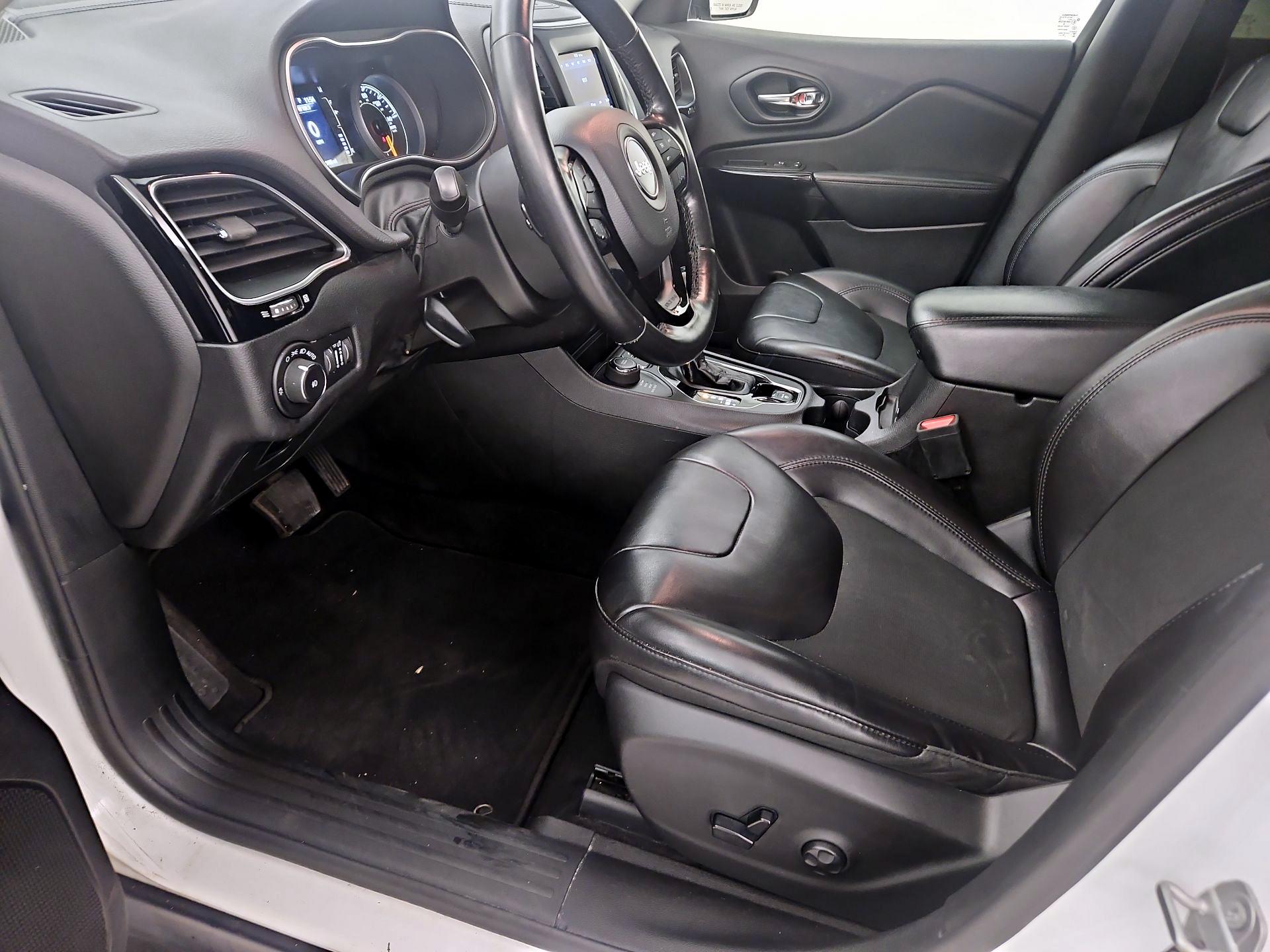 Thumbnail: 2021 Jeep Cherokee - 11