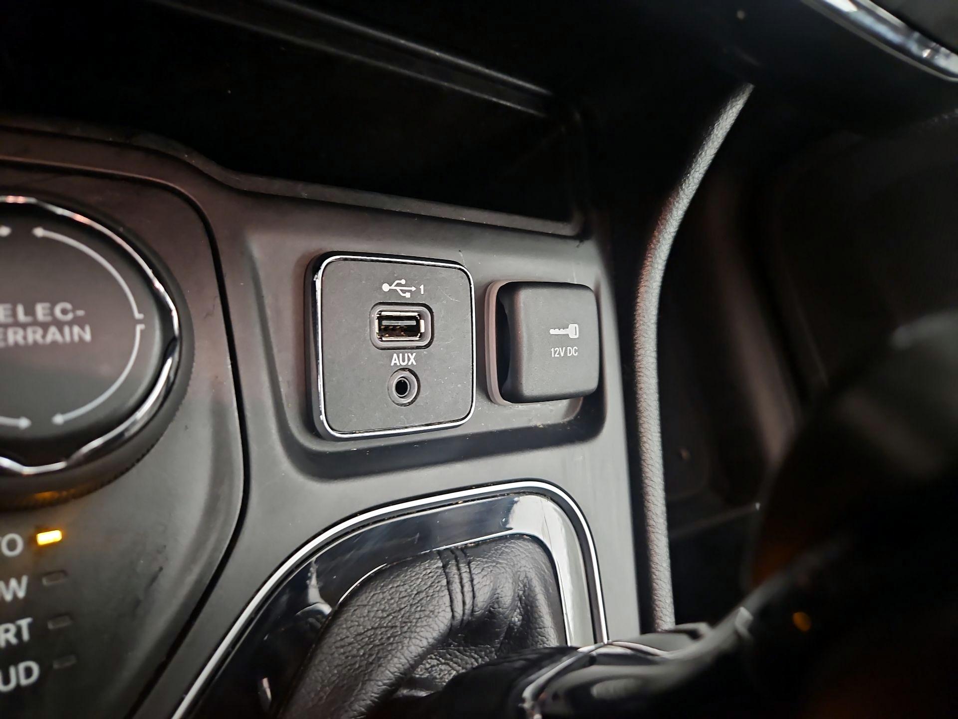 Thumbnail: 2021 Jeep Cherokee - 18