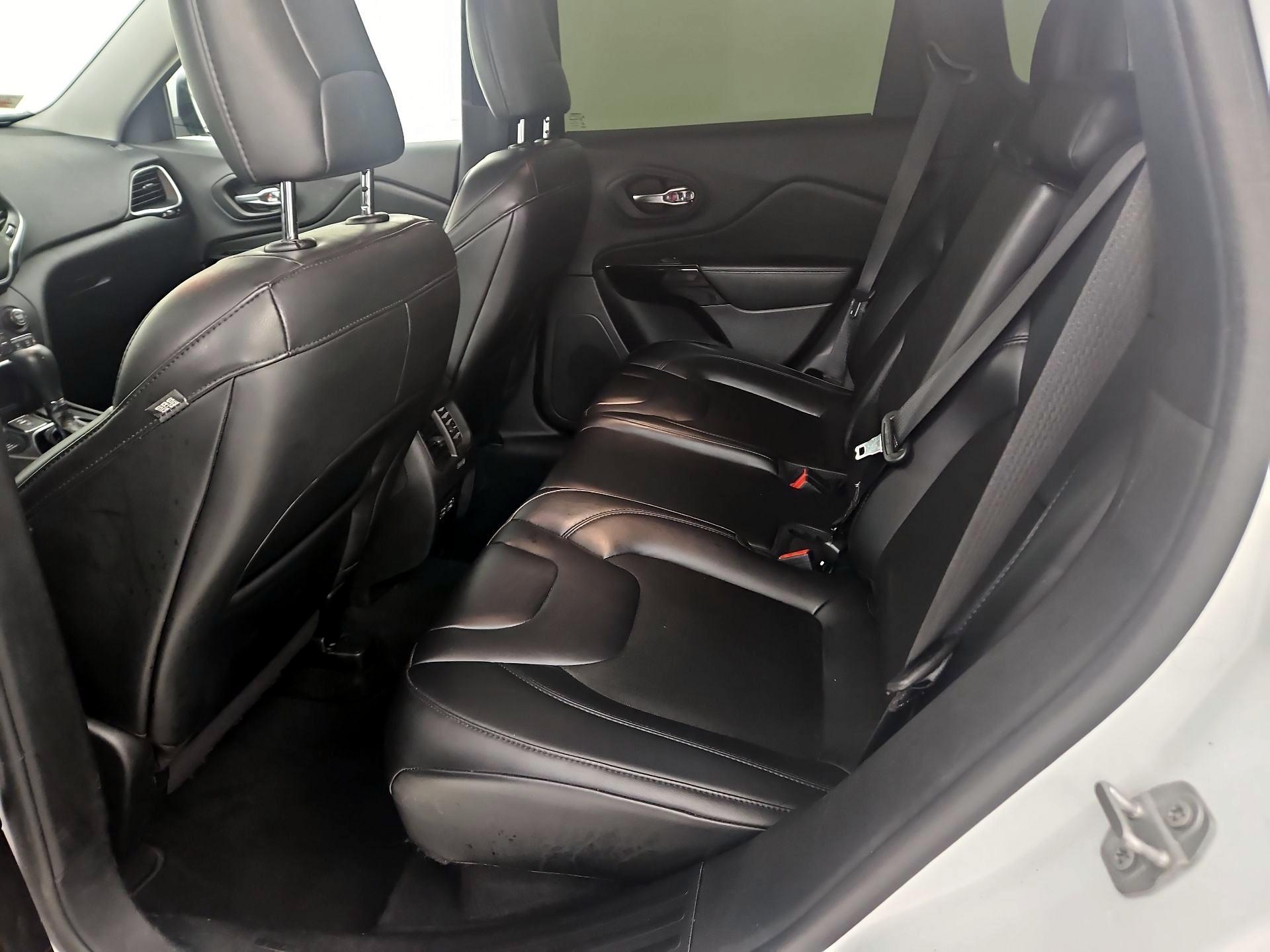 Thumbnail: 2021 Jeep Cherokee - 19