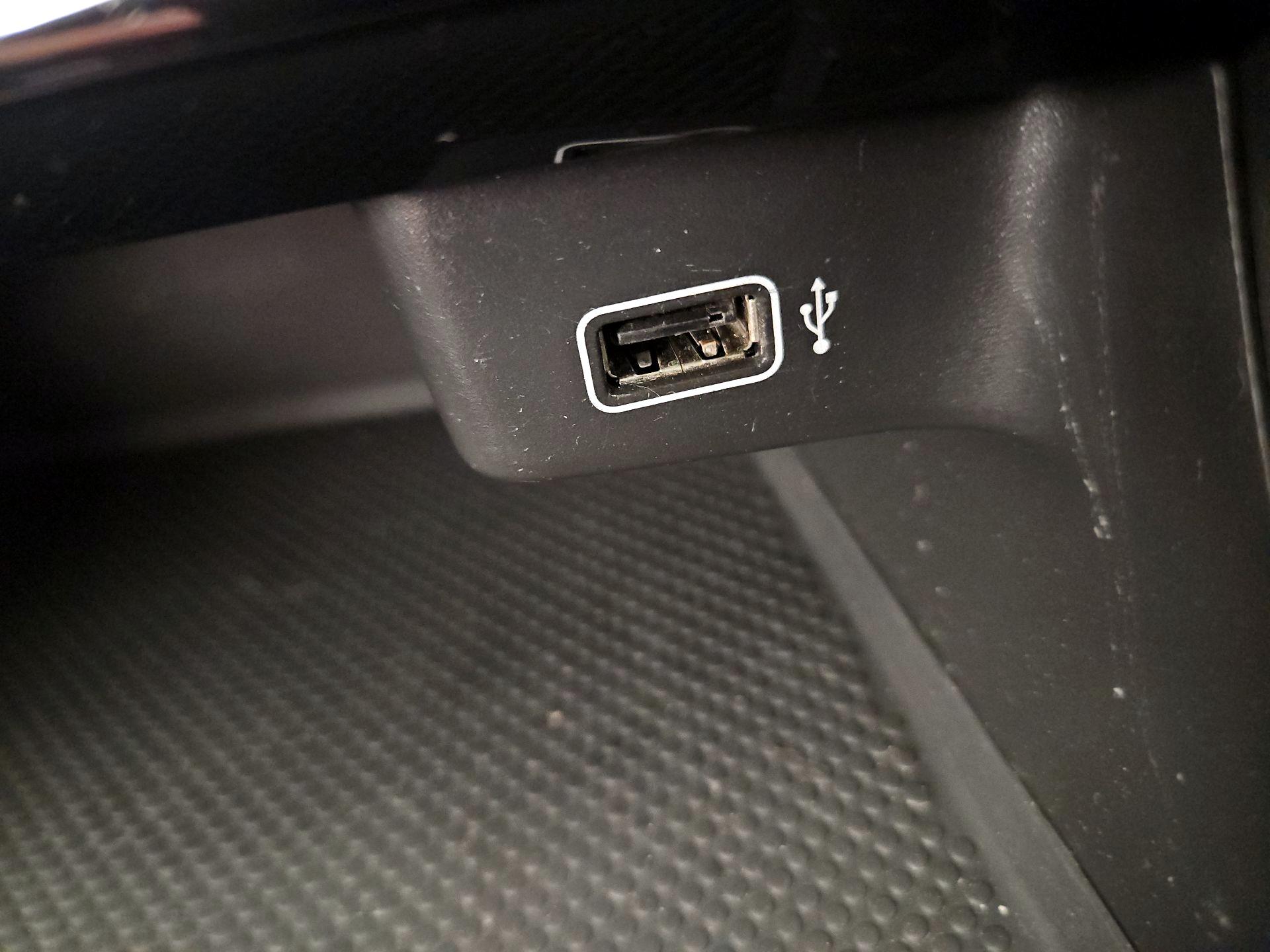 Thumbnail: 2019 Volkswagen Jetta - 18