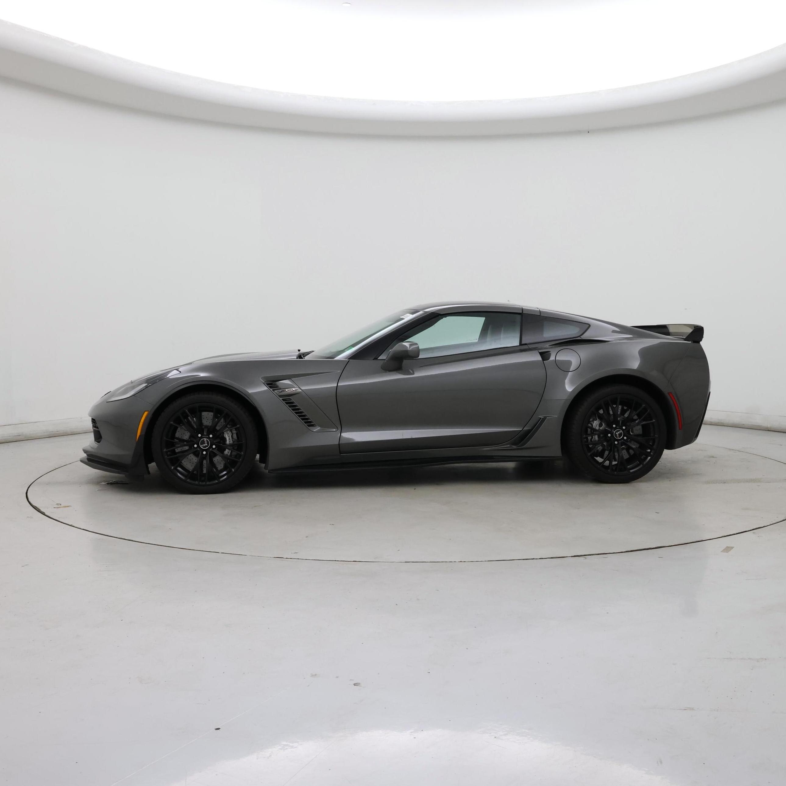 Thumbnail: 2015 Chevrolet Corvette - 3