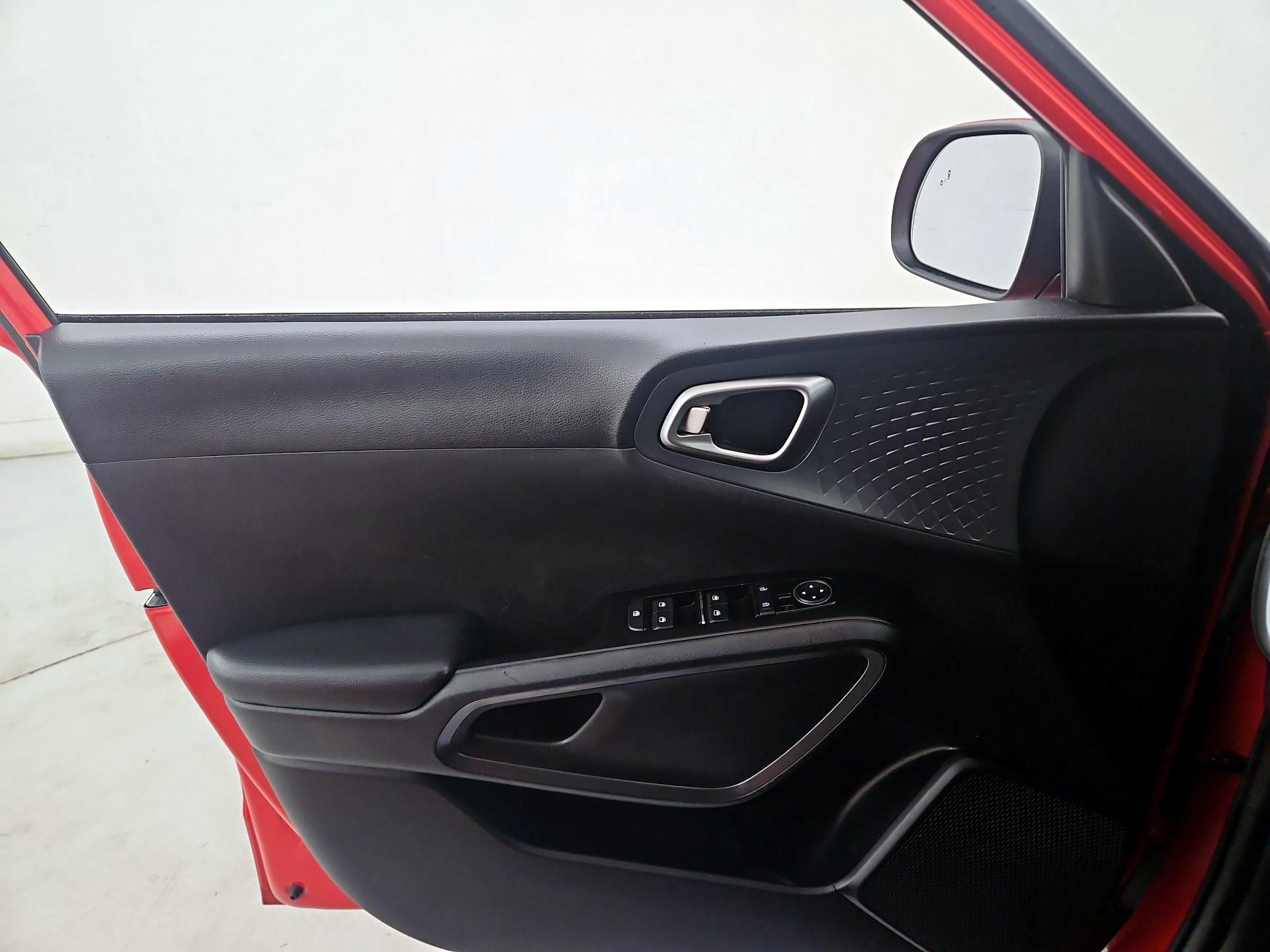 Thumbnail: 2020 Kia Soul - 12