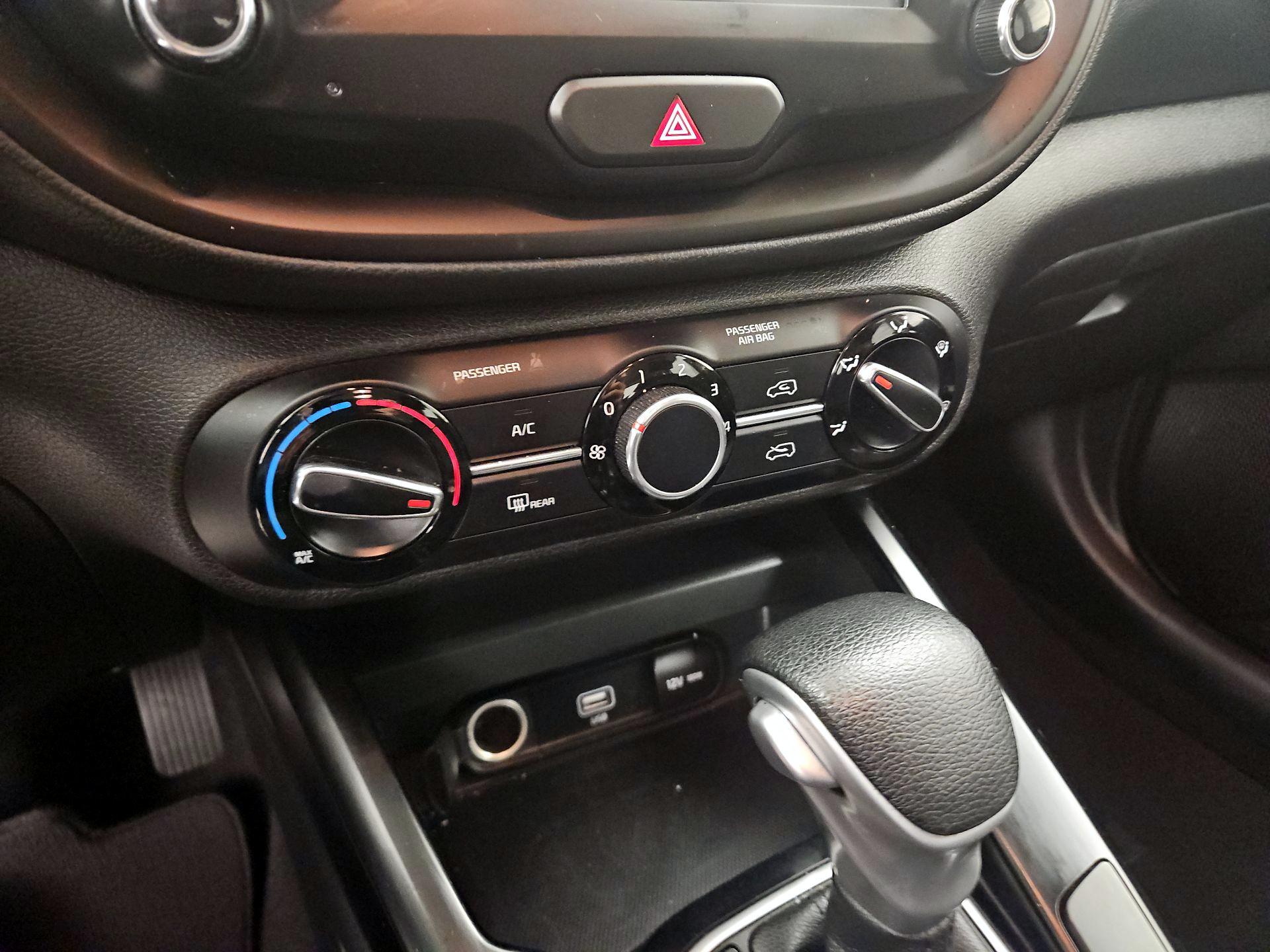 Thumbnail: 2020 Kia Soul - 16