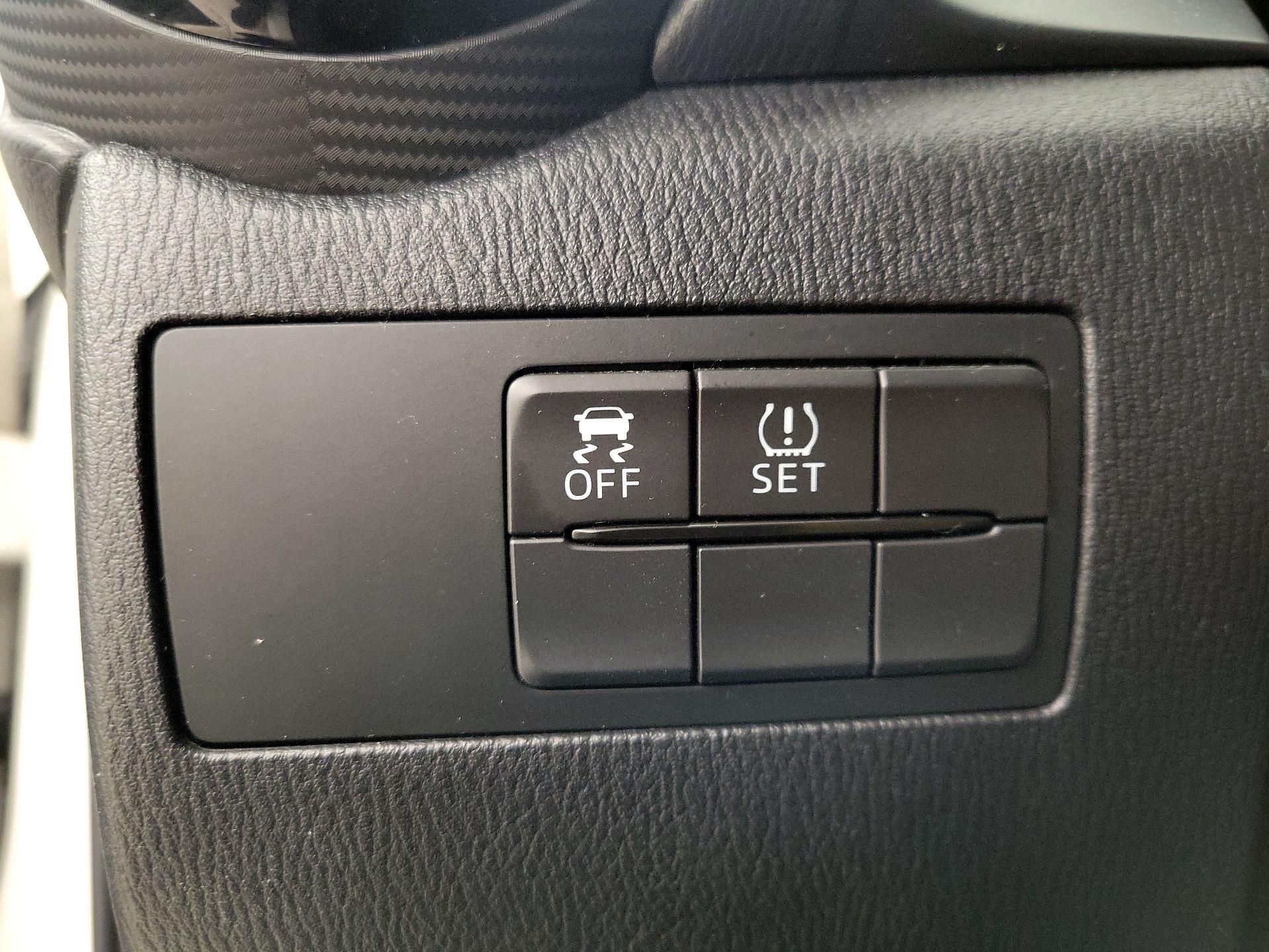 Thumbnail: 2020 Toyota Yaris - 13