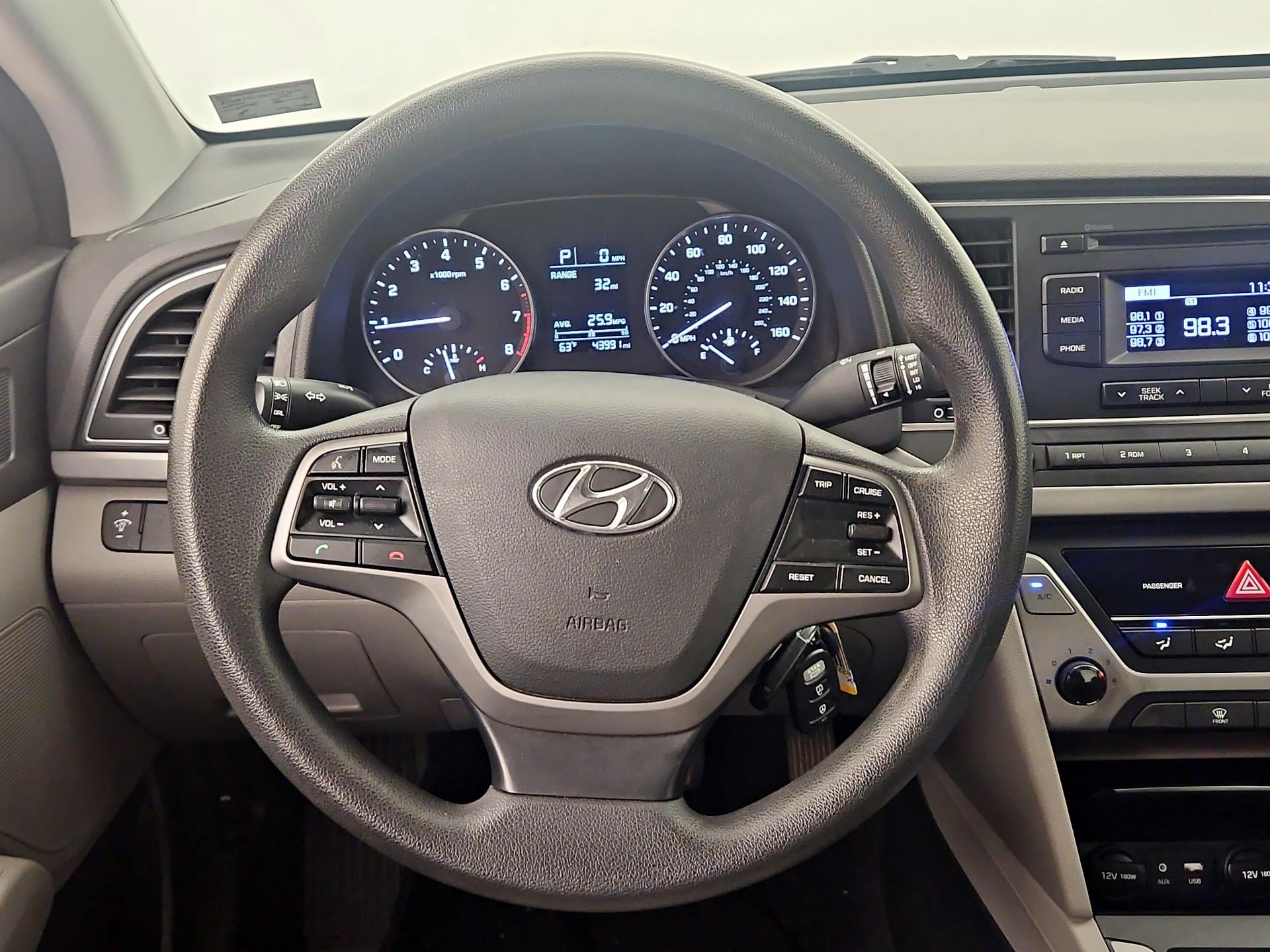 Thumbnail: 2017 Hyundai Elantra - 10