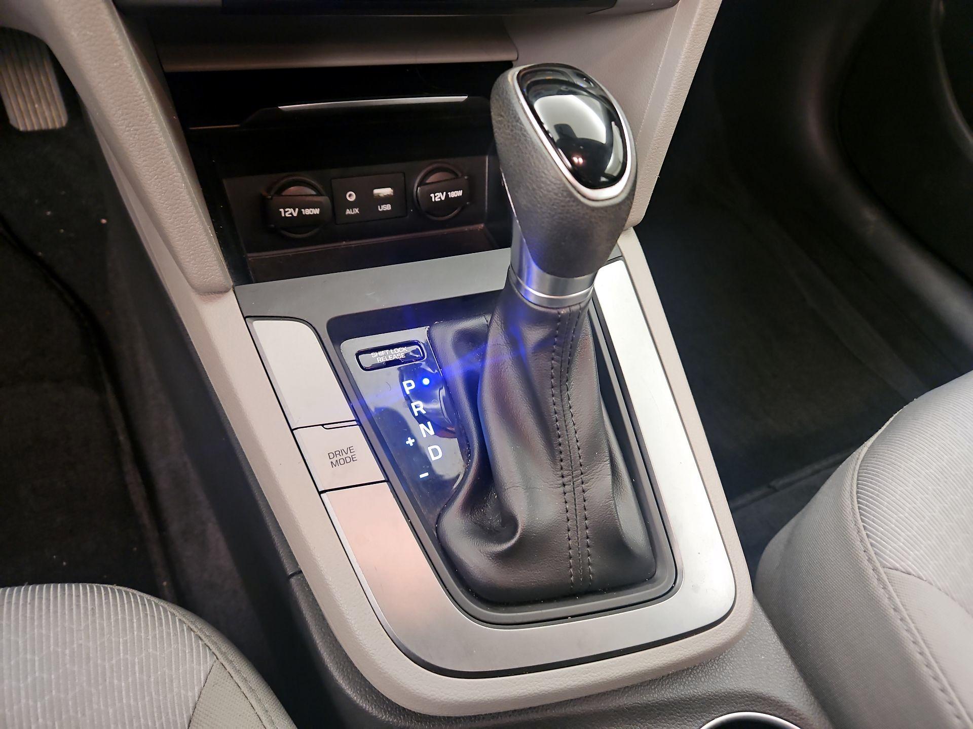 Thumbnail: 2017 Hyundai Elantra - 16