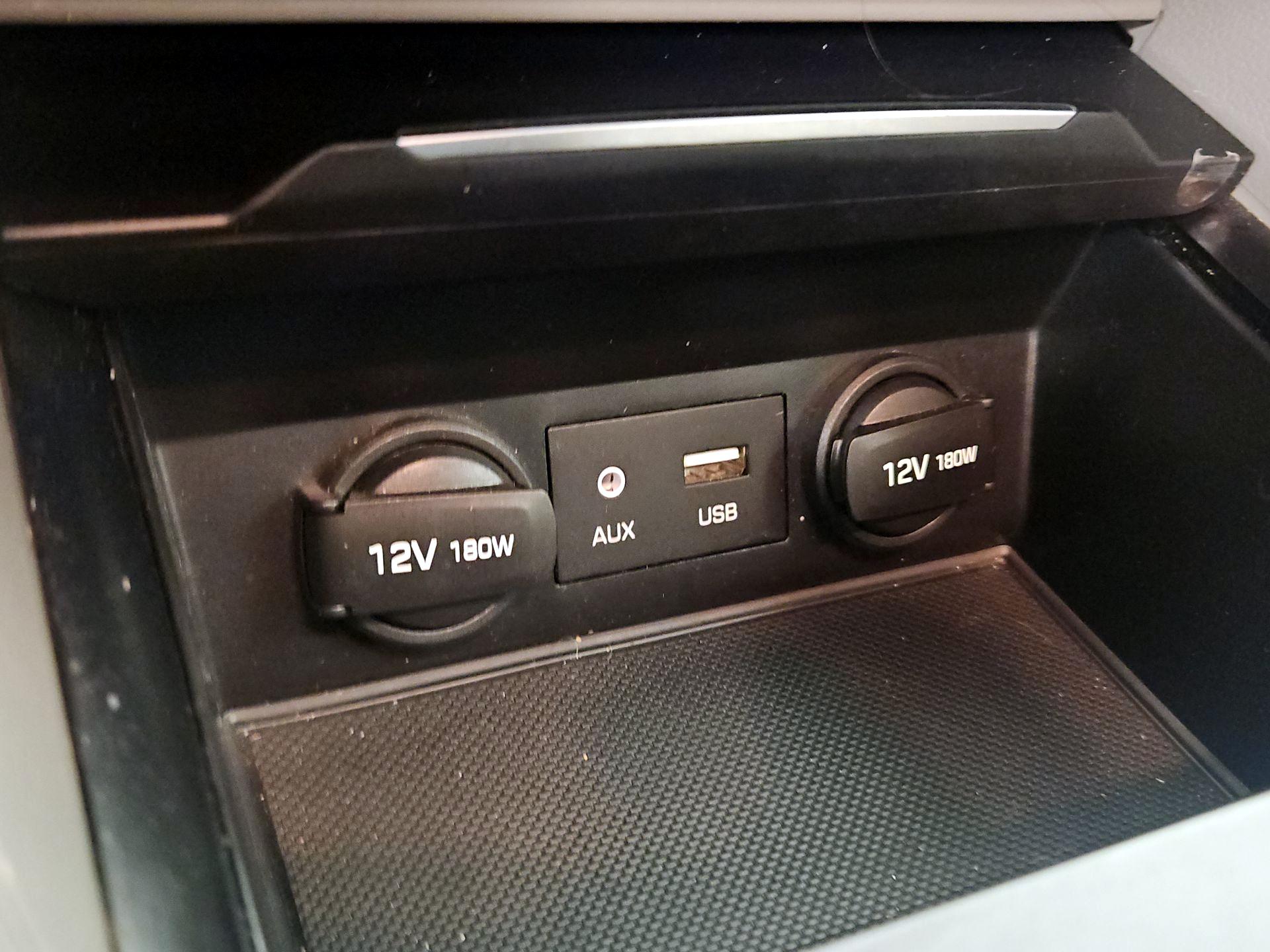 Thumbnail: 2017 Hyundai Elantra - 17