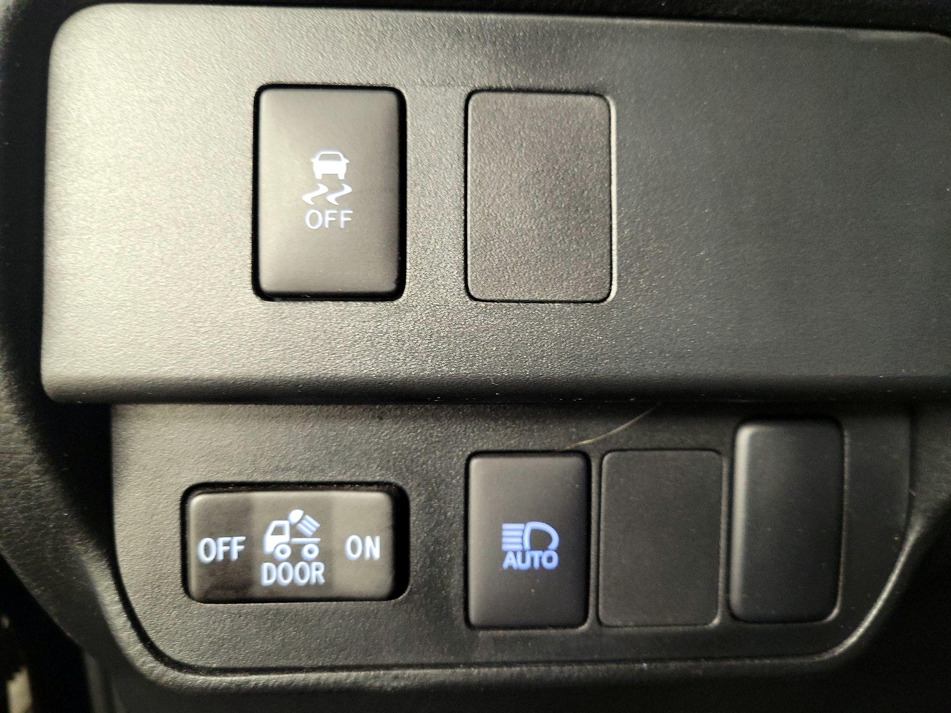 Thumbnail: 2023 Toyota Tacoma - 13