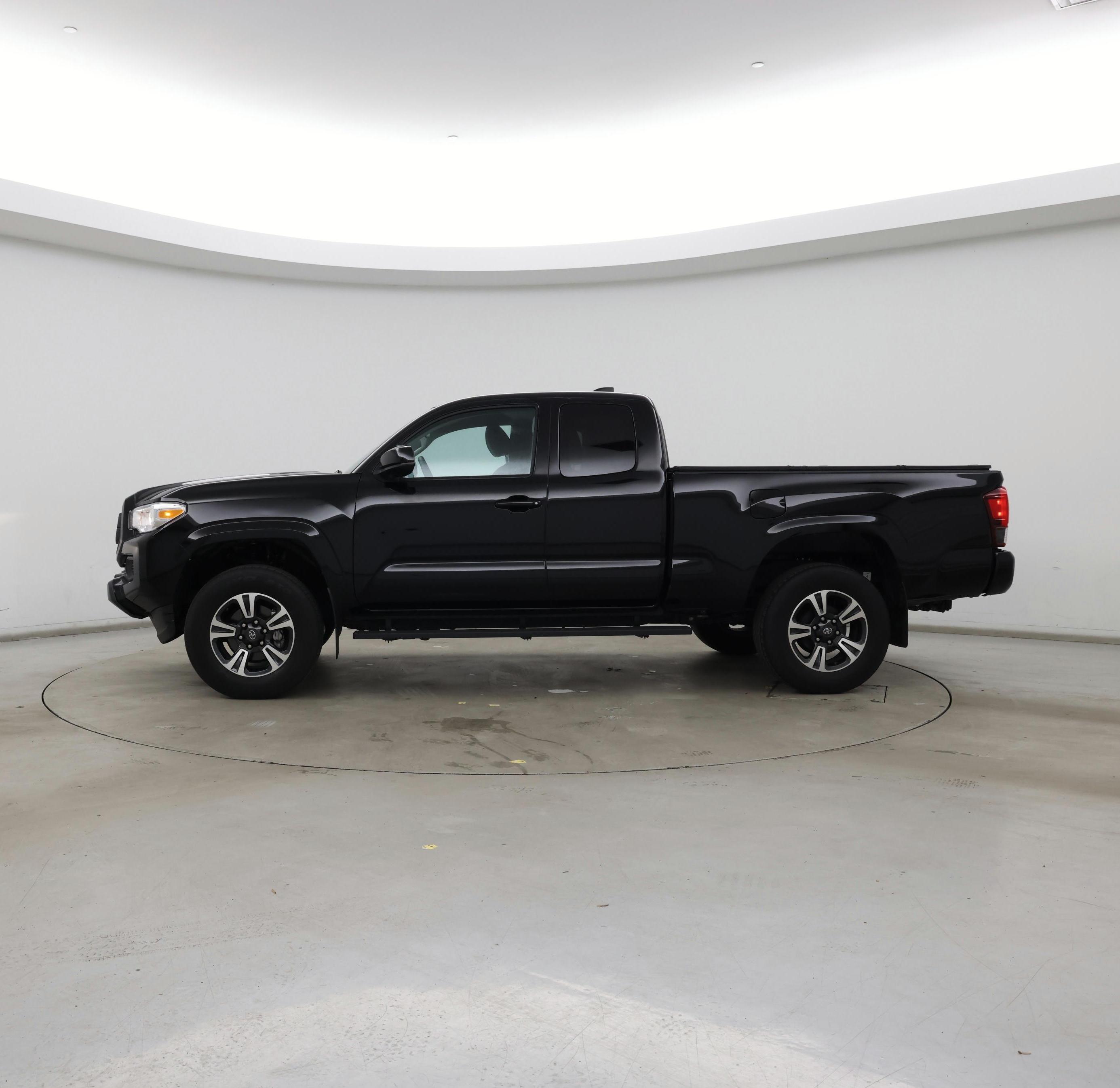 Thumbnail: 2023 Toyota Tacoma - 3