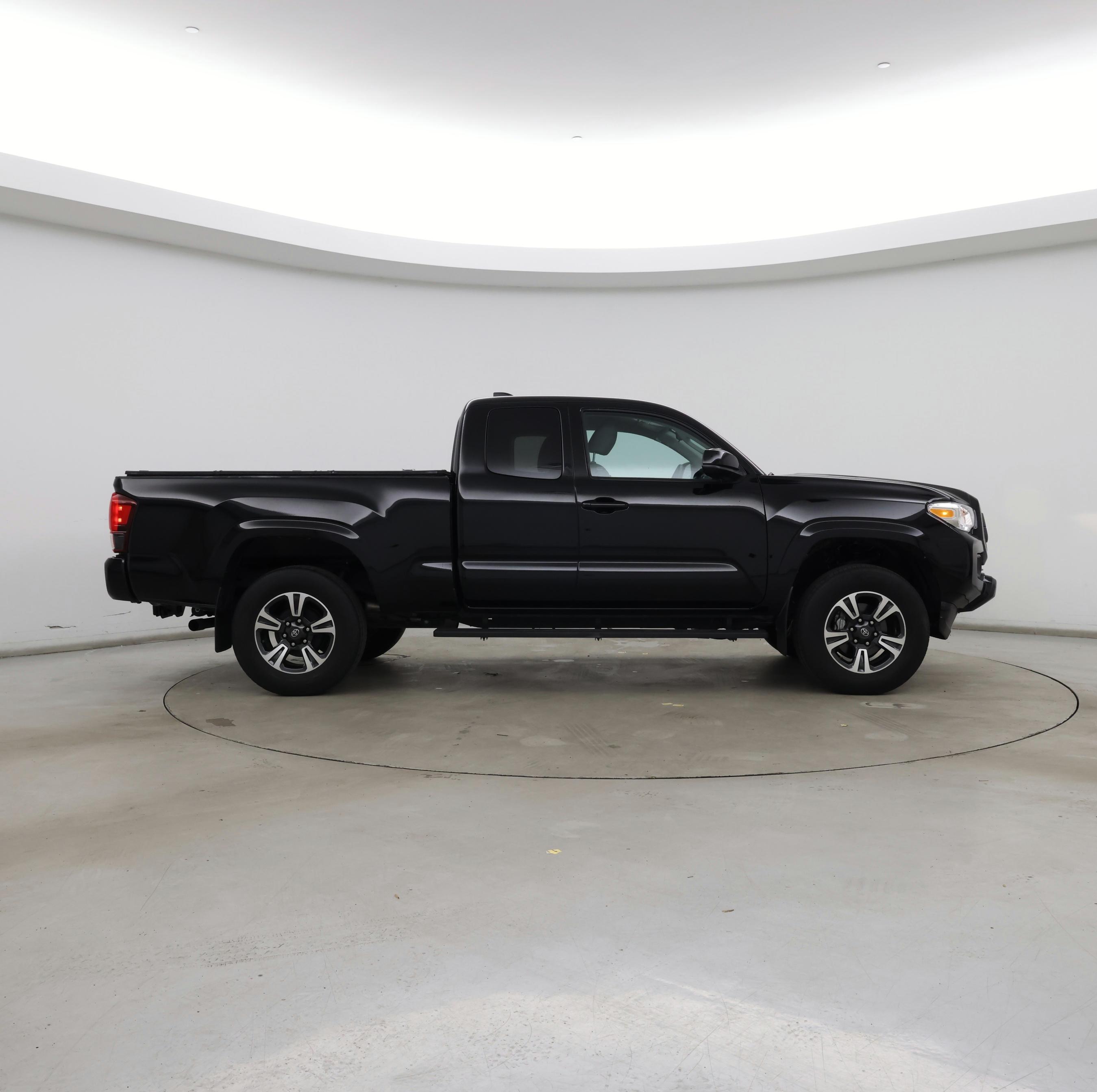 Thumbnail: 2023 Toyota Tacoma - 7