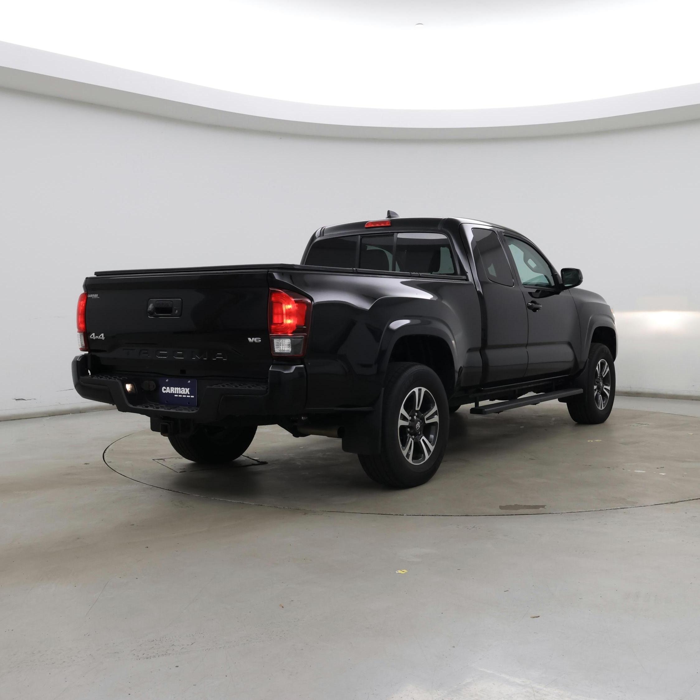 Thumbnail: 2023 Toyota Tacoma - 8