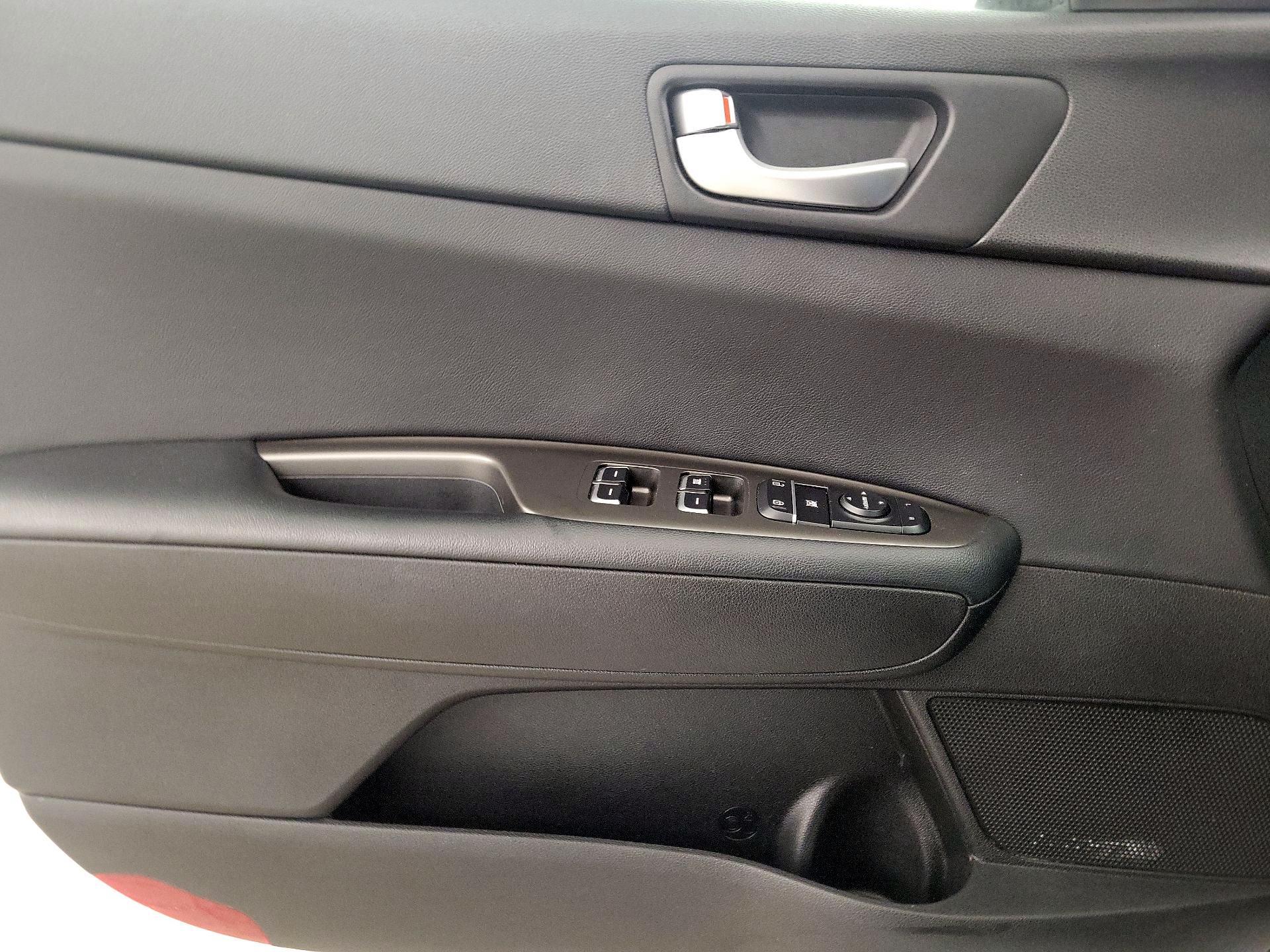 Thumbnail: 2019 Kia Optima - 12