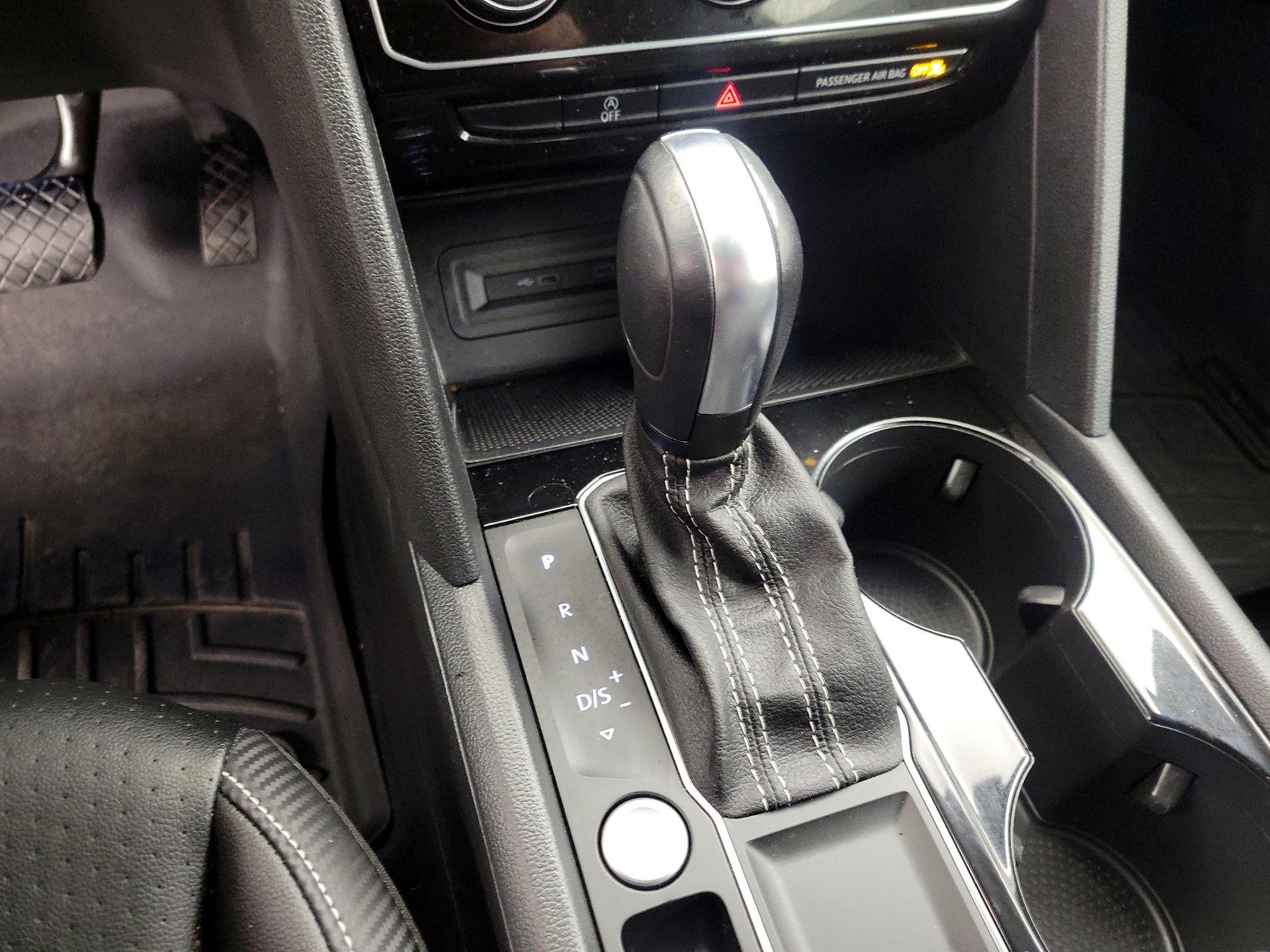 Thumbnail: 2023 Volkswagen Atlas - 17