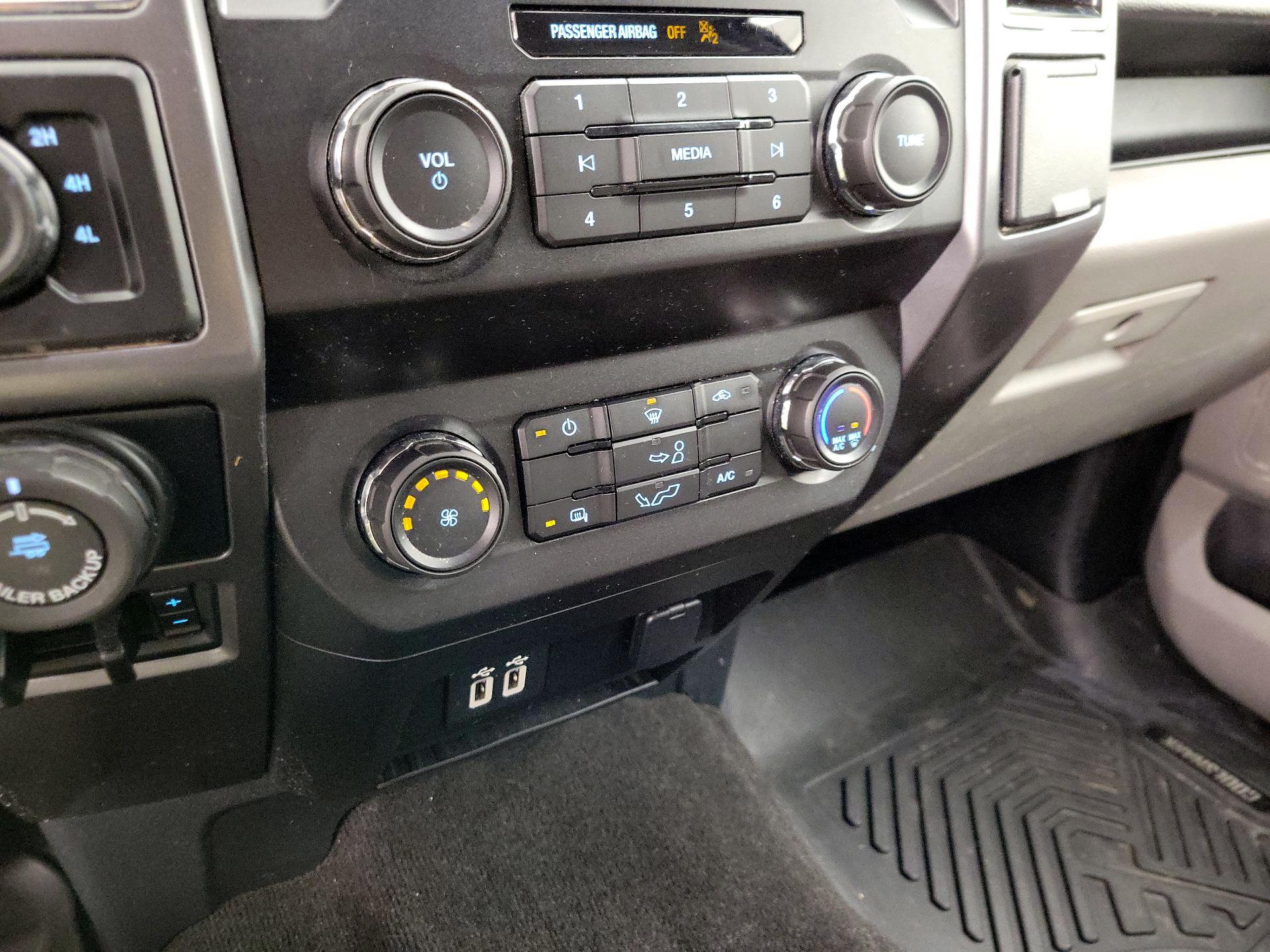 Thumbnail: 2019 Ford F-150 - 16