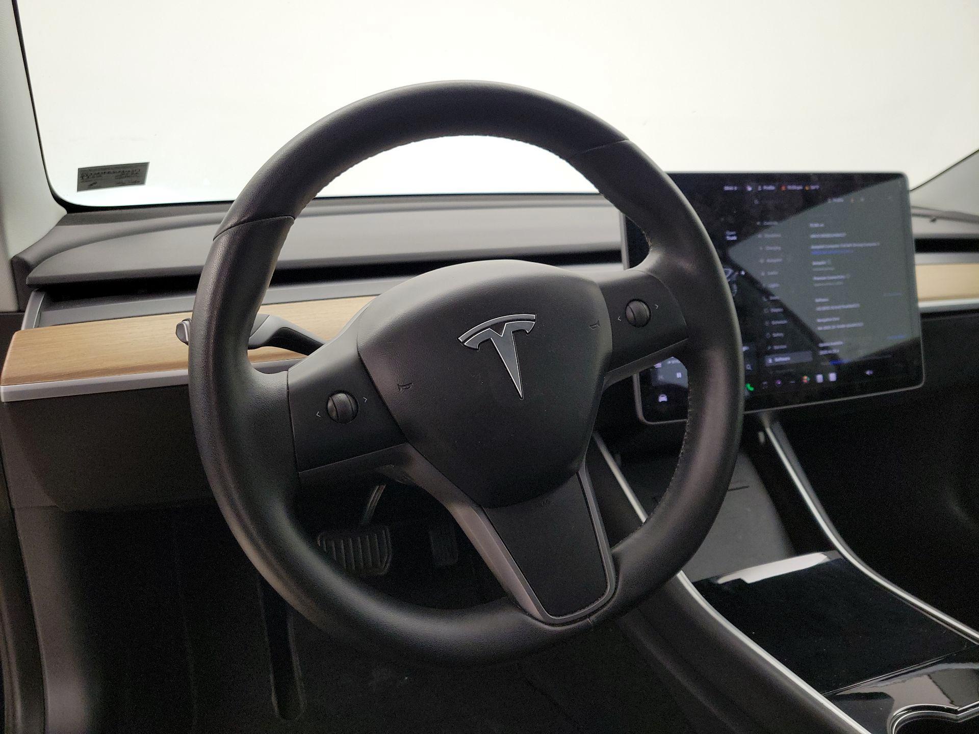 Thumbnail: 2020 Tesla Model 3 - 10