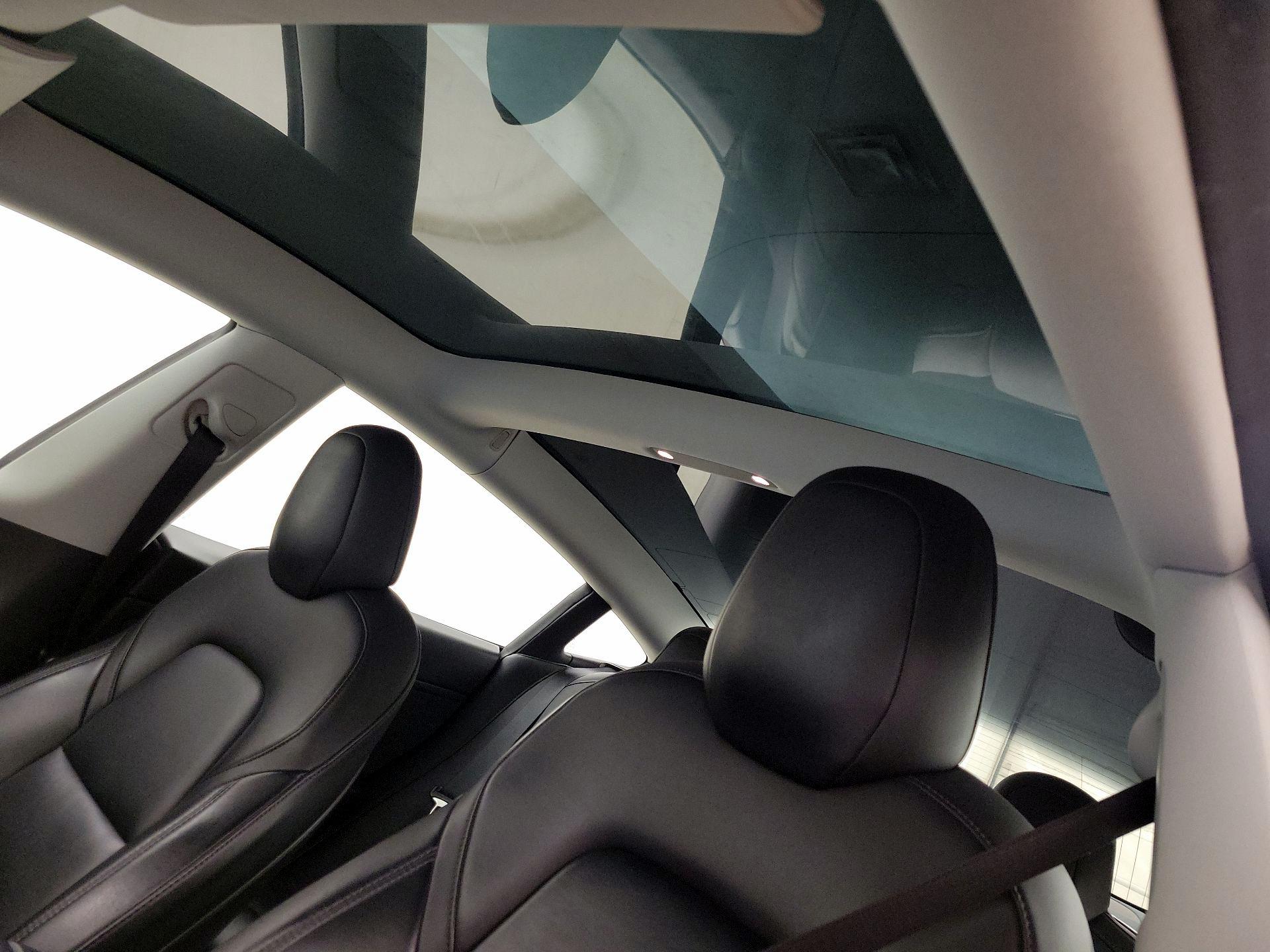 Thumbnail: 2020 Tesla Model 3 - 19