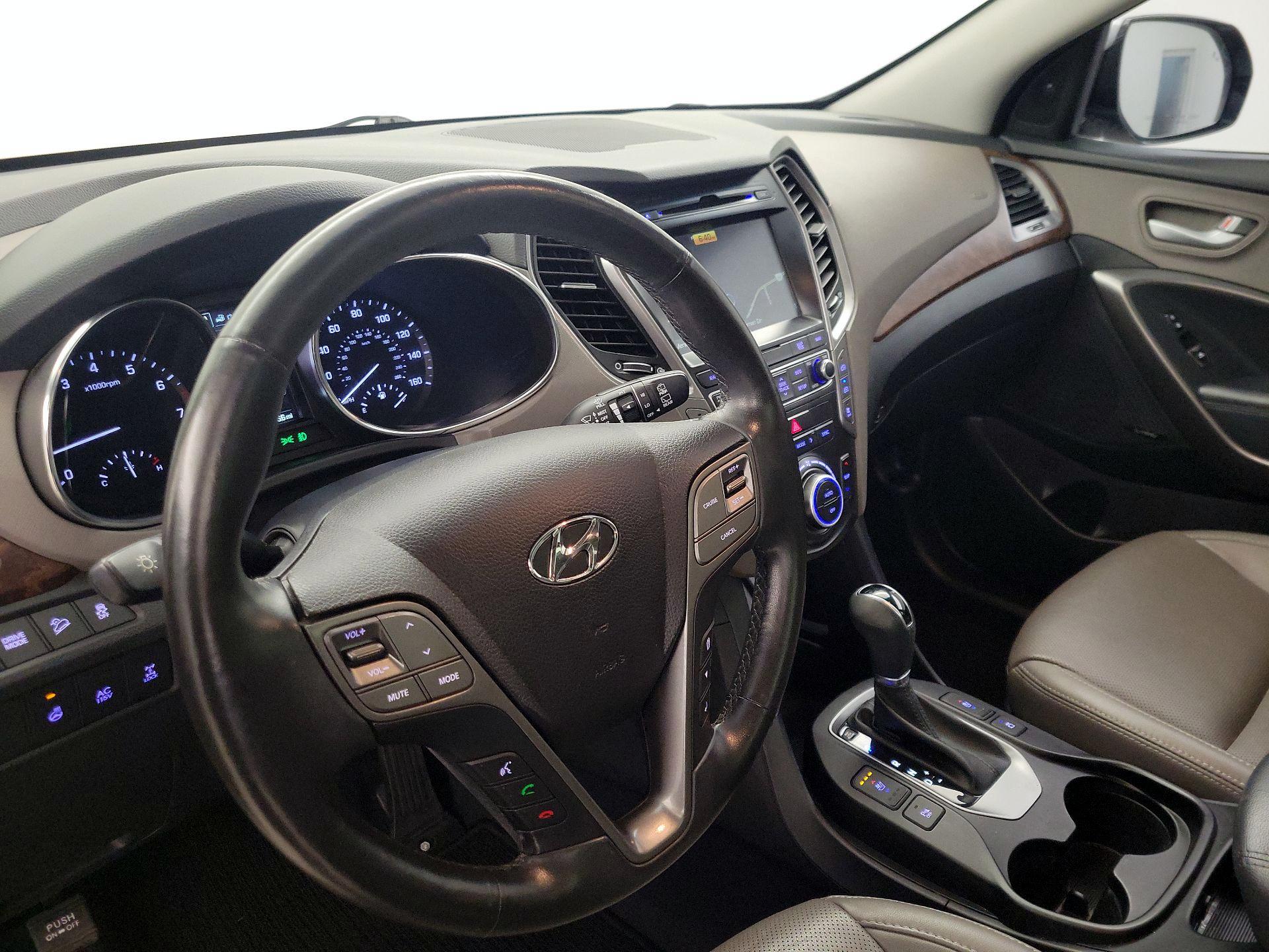 Thumbnail: 2017 Hyundai Santa Fe - 9