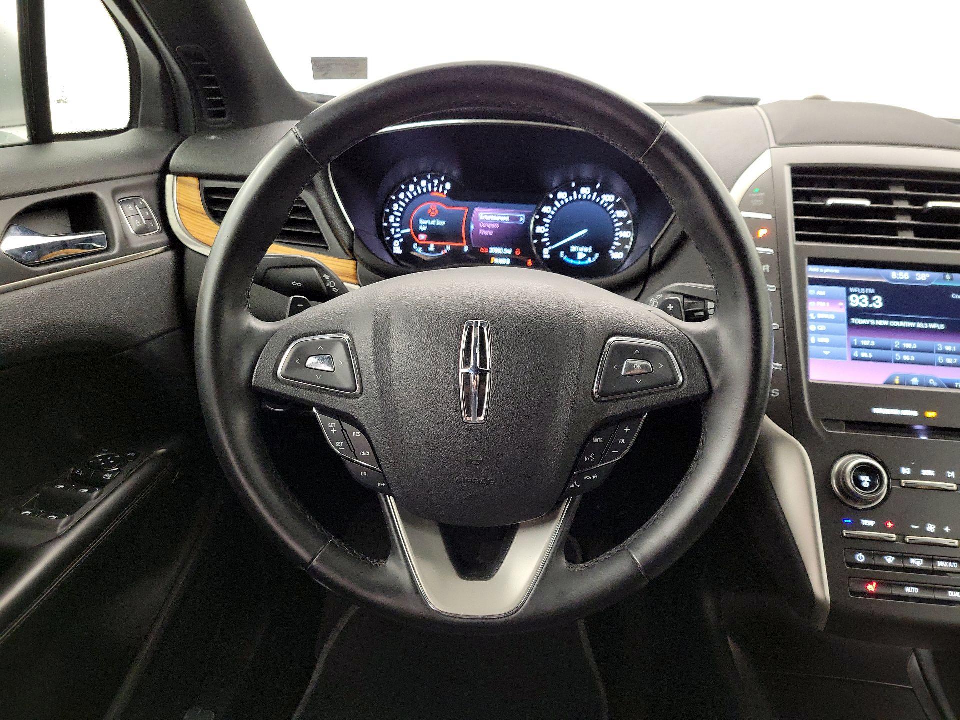 Thumbnail: 2015 Lincoln MKC - 10