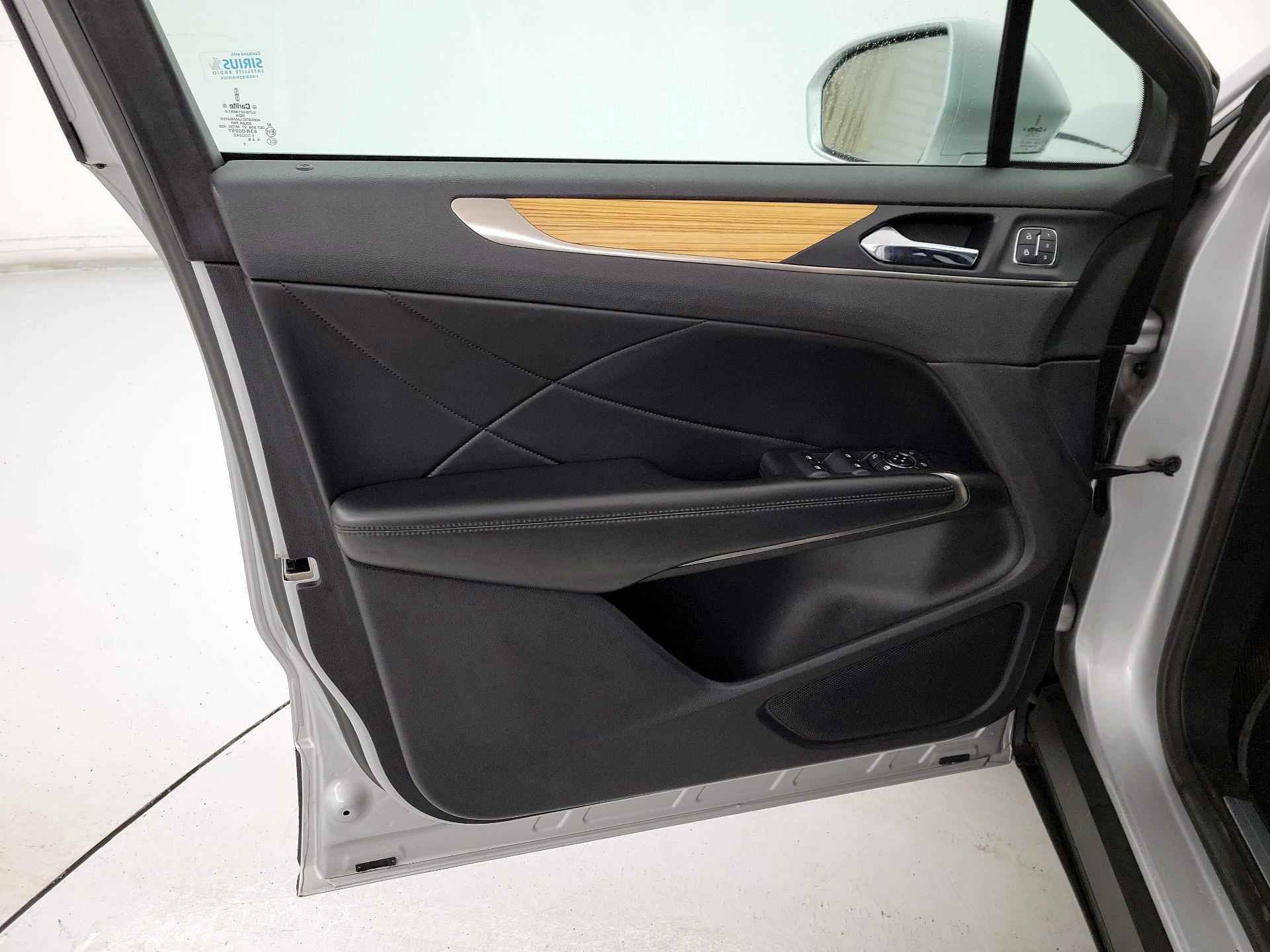 Thumbnail: 2015 Lincoln MKC - 12