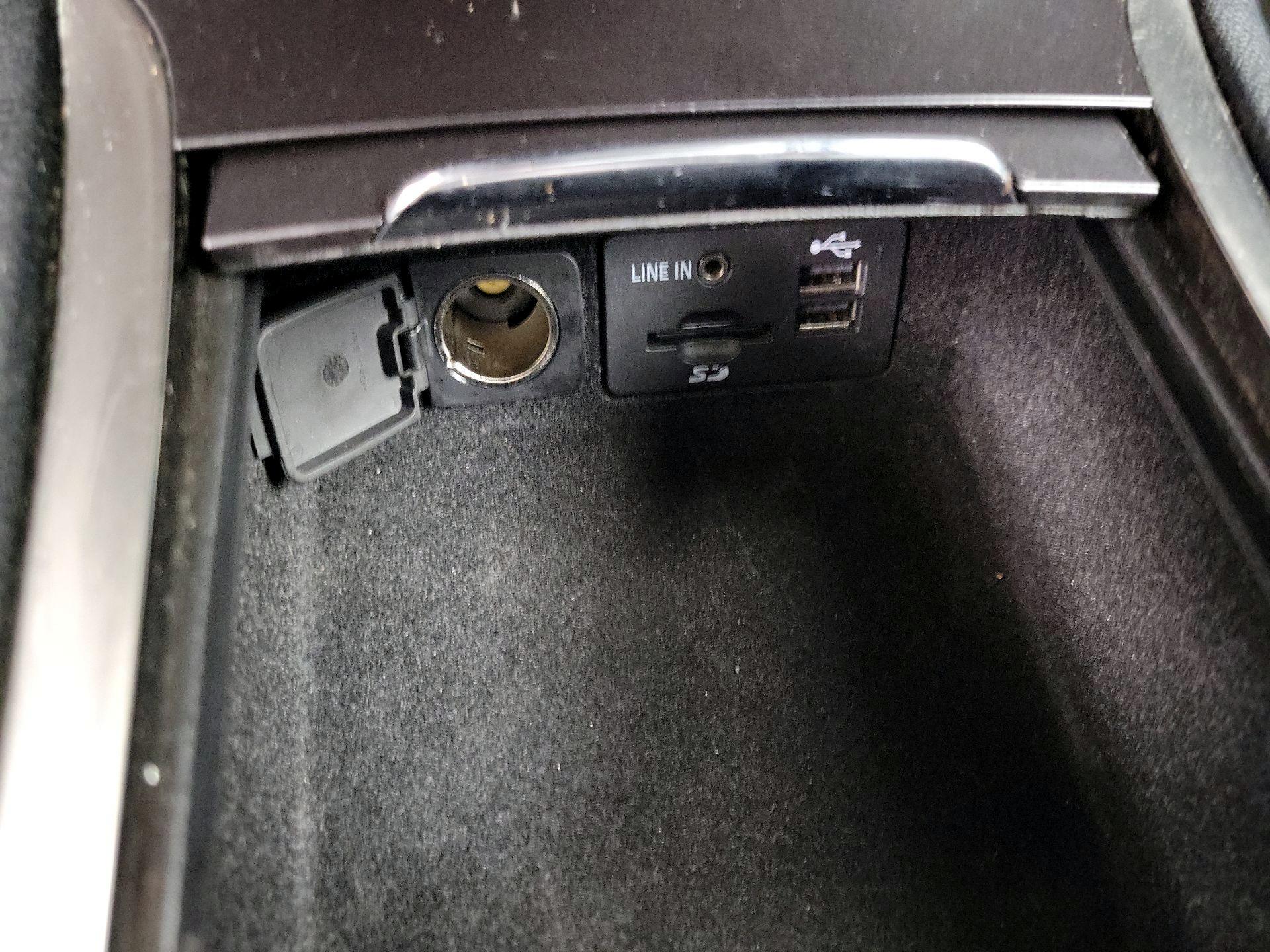 Thumbnail: 2015 Lincoln MKC - 18