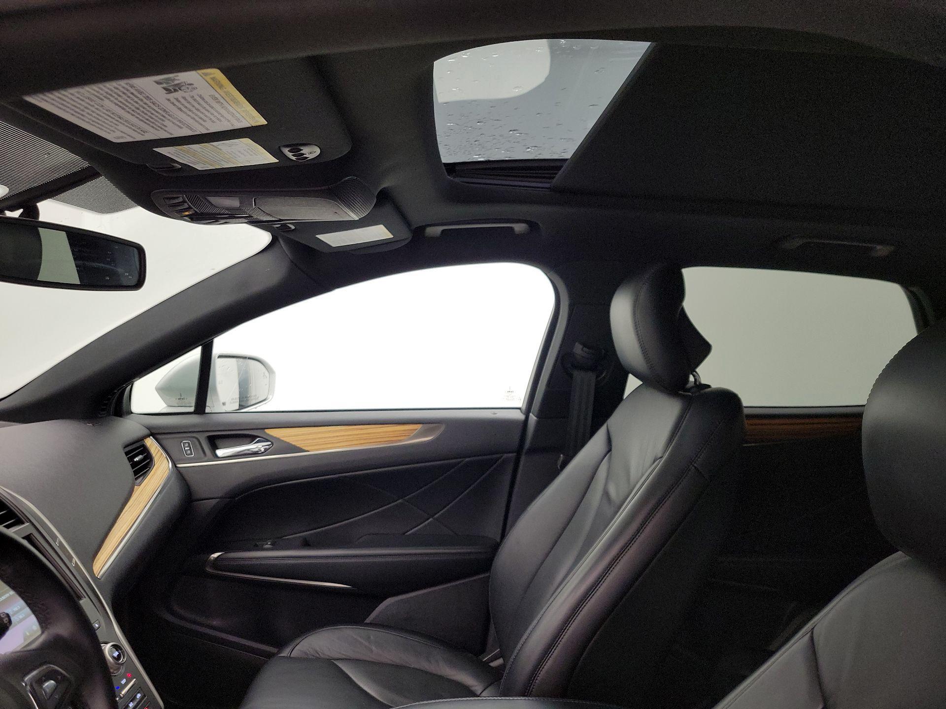 Thumbnail: 2015 Lincoln MKC - 19