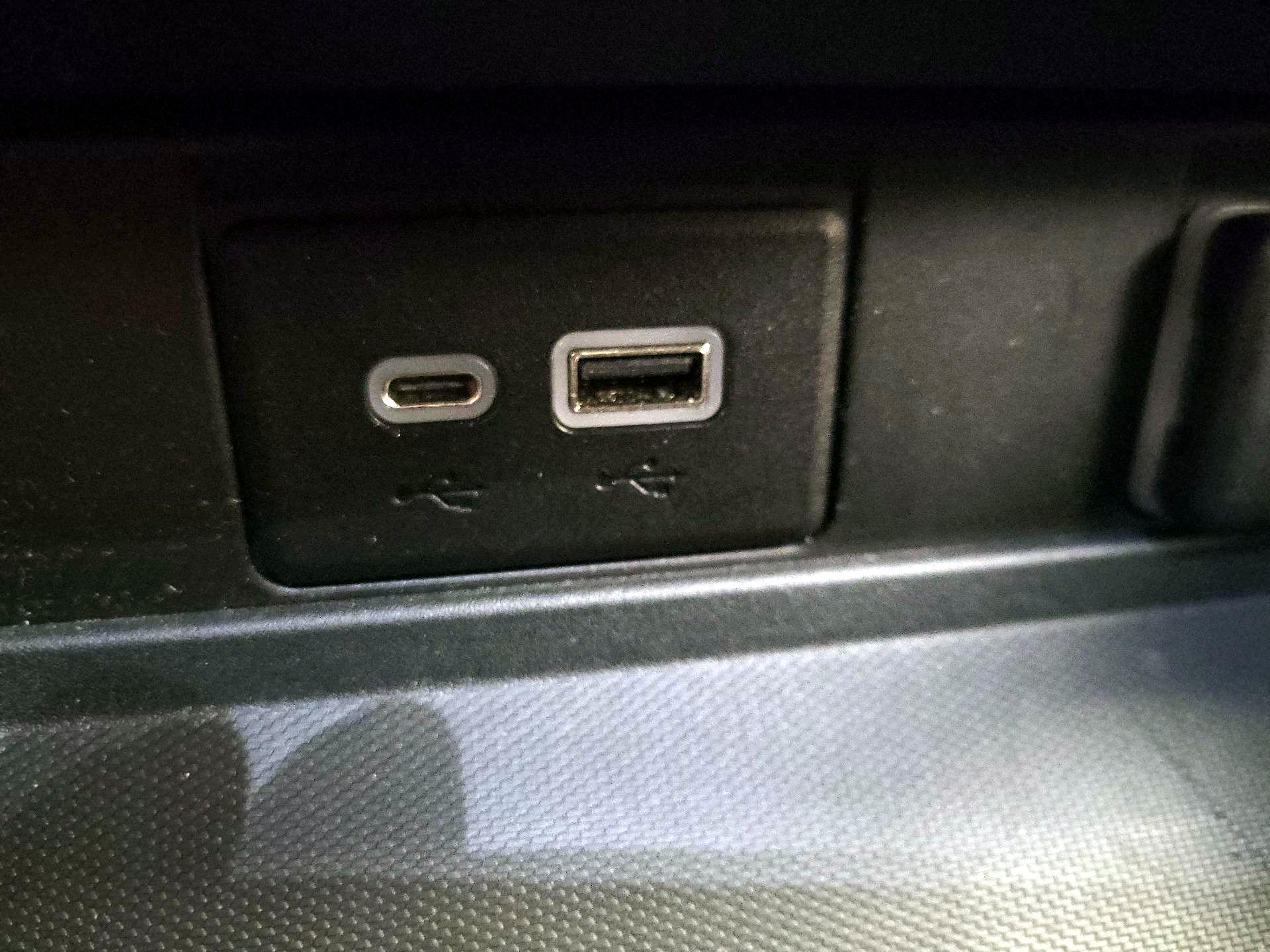 Thumbnail: 2021 Chevrolet Tahoe - 19