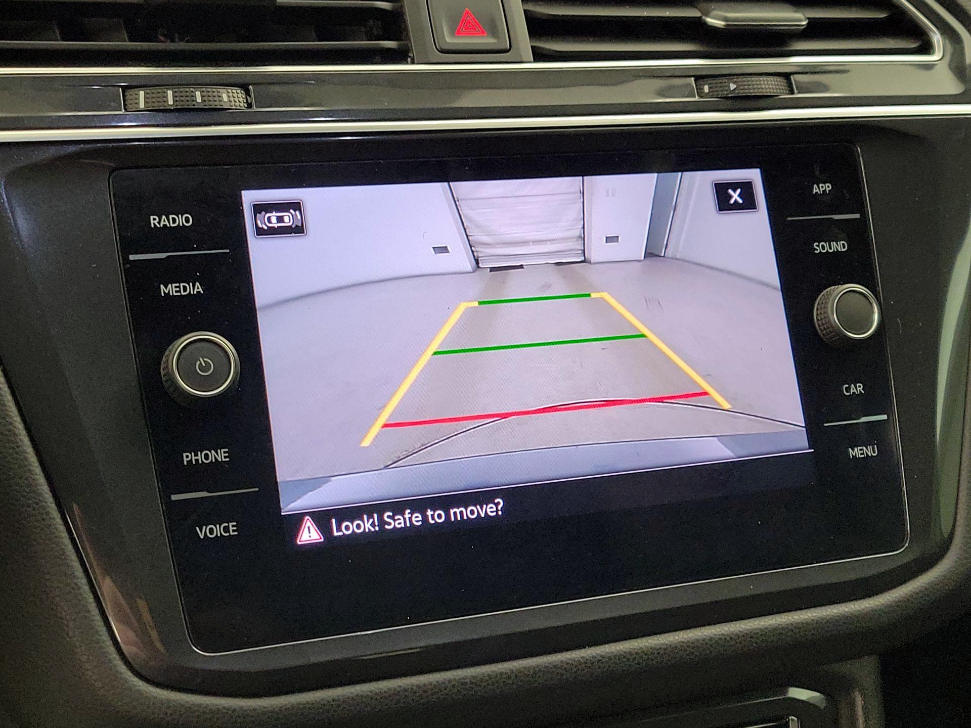 Thumbnail: 2021 Volkswagen Tiguan - 14