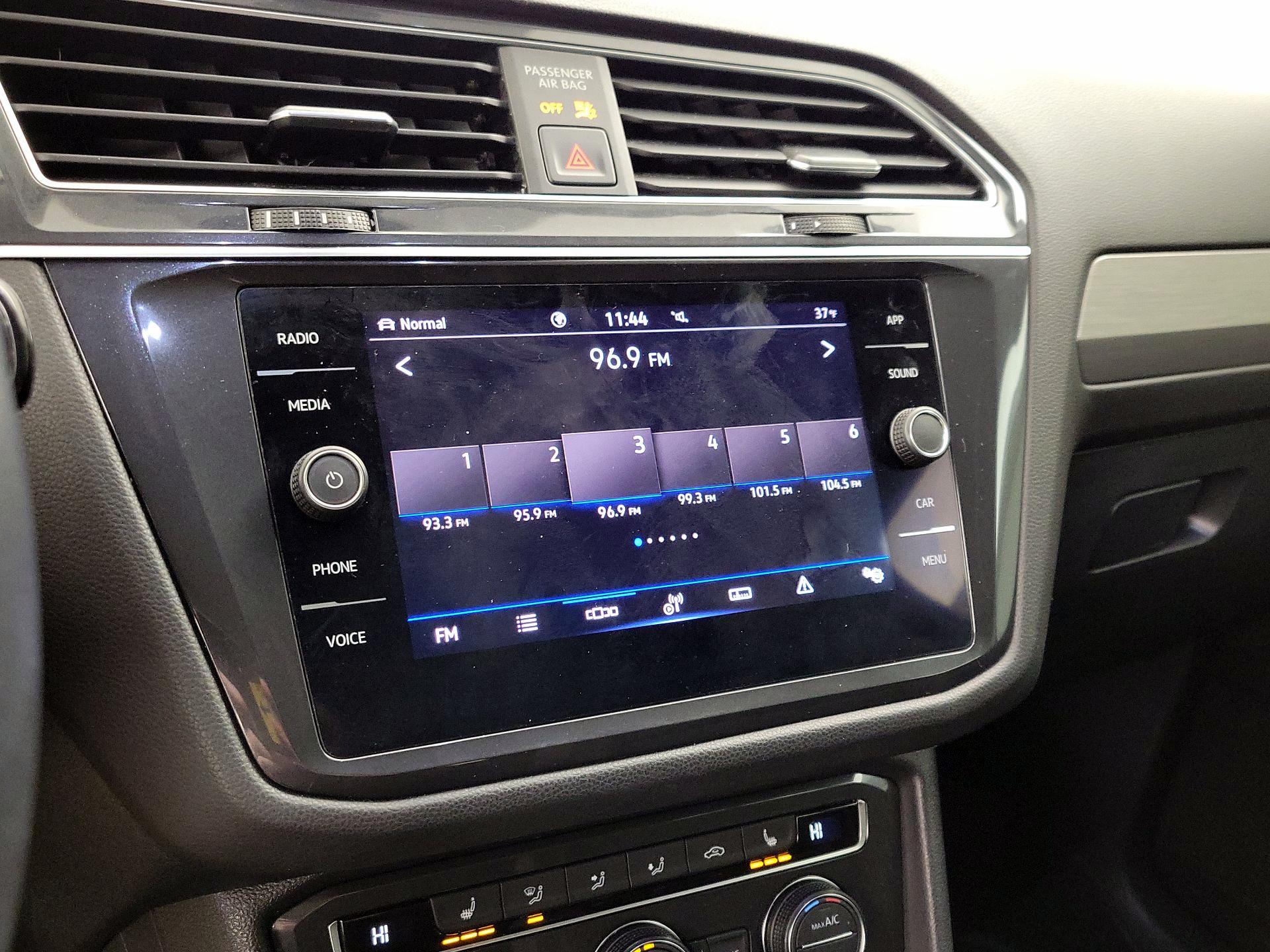 Thumbnail: 2021 Volkswagen Tiguan - 15