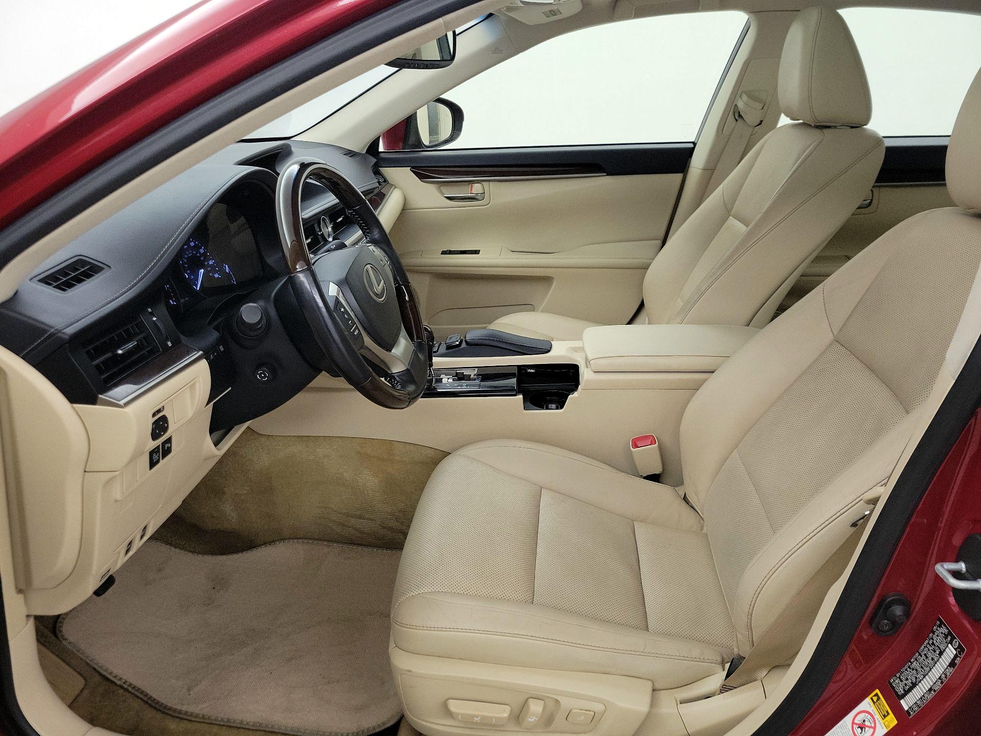 Thumbnail: 2015 Lexus ES - 11