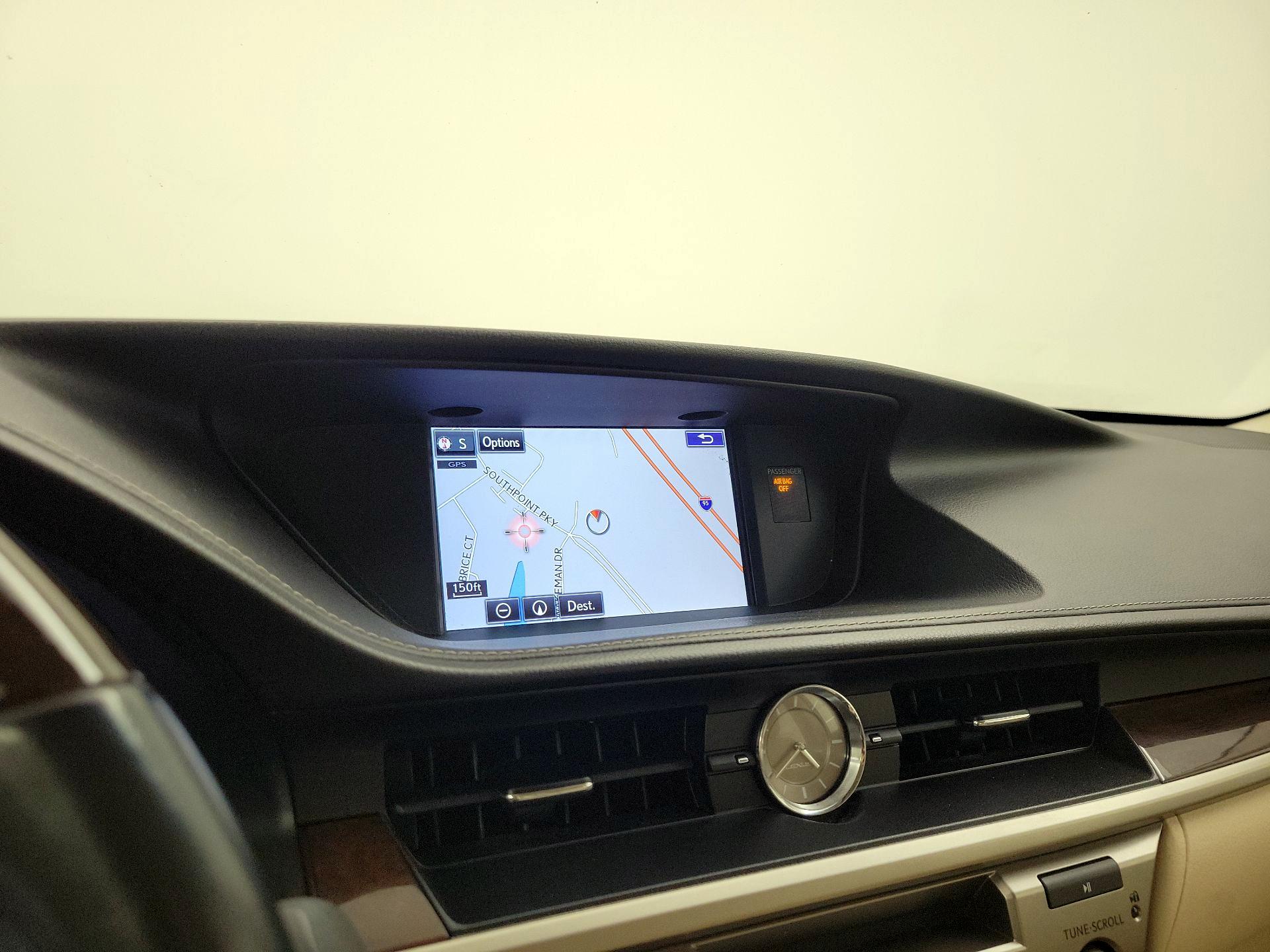 Thumbnail: 2015 Lexus ES - 14