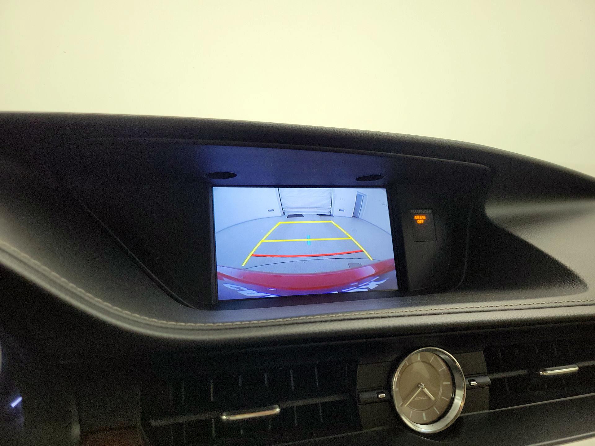 Thumbnail: 2015 Lexus ES - 15