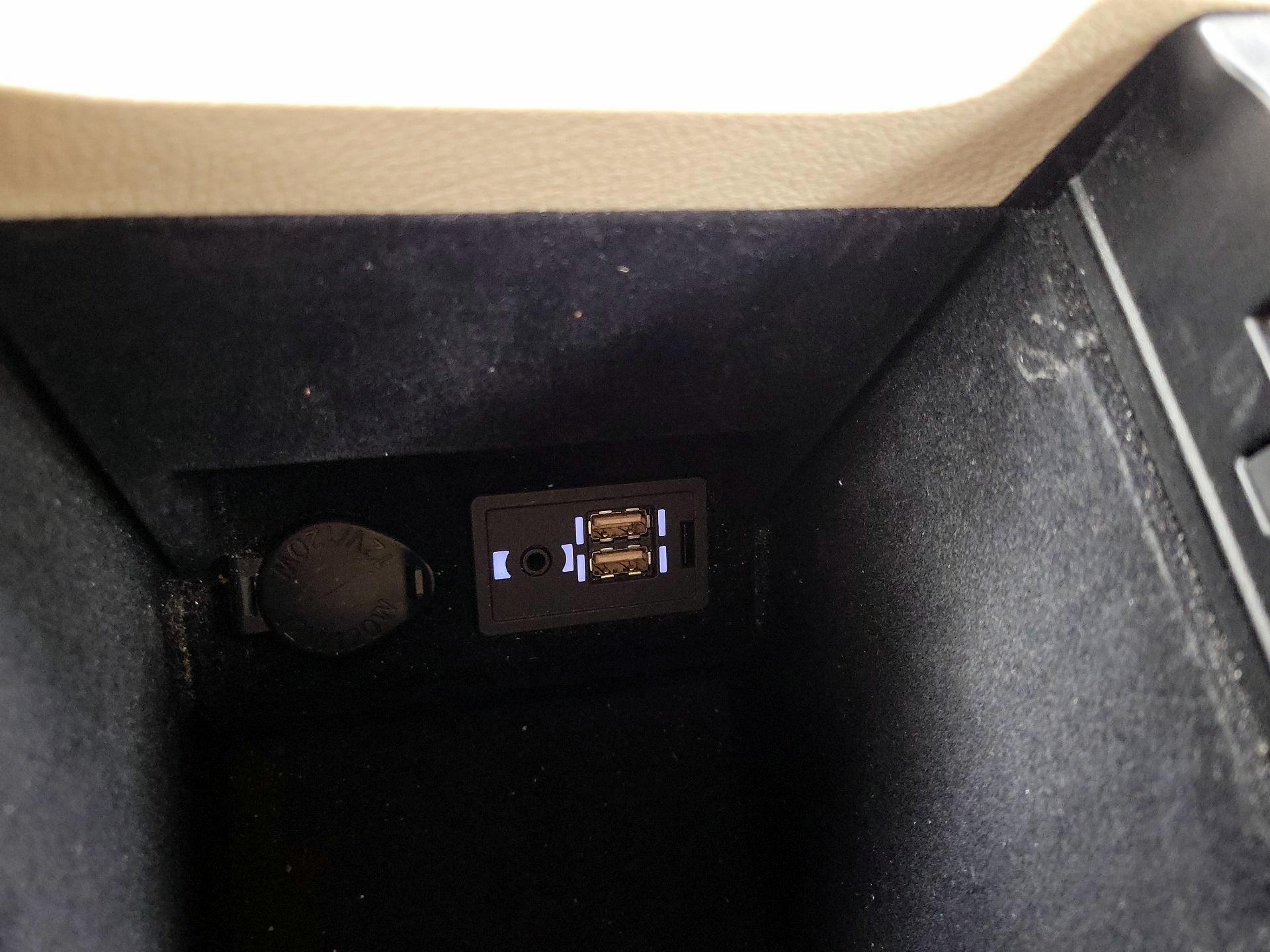 Thumbnail: 2015 Lexus ES - 19