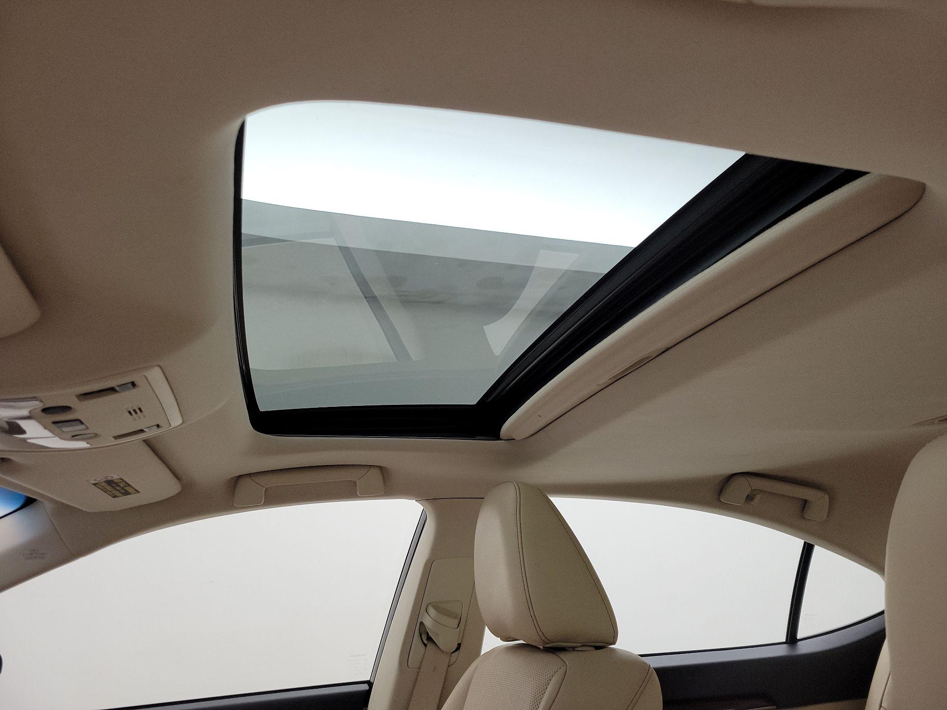 Thumbnail: 2015 Lexus ES - 20