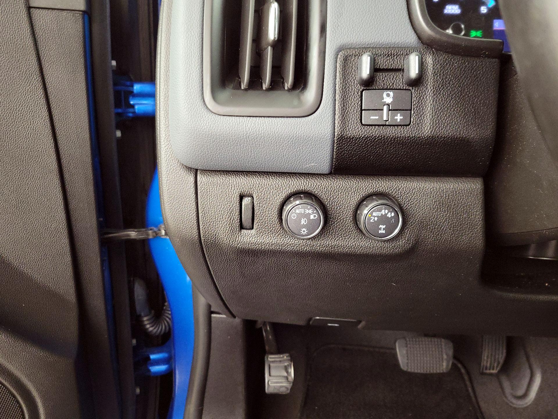 Thumbnail: 2021 Chevrolet Colorado - 13