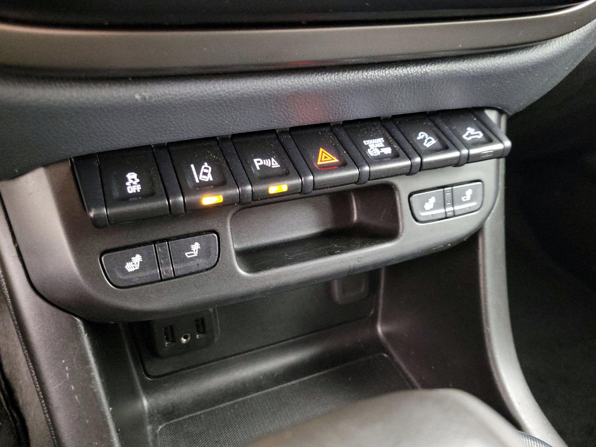 Thumbnail: 2021 Chevrolet Colorado - 16