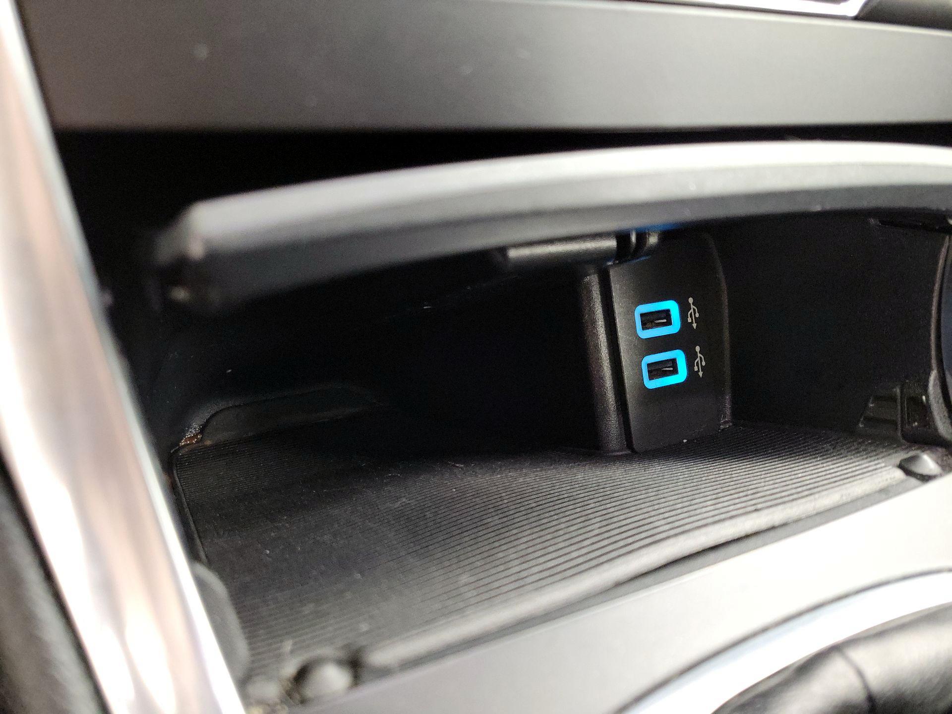 Thumbnail: 2016 Ford Edge - 19