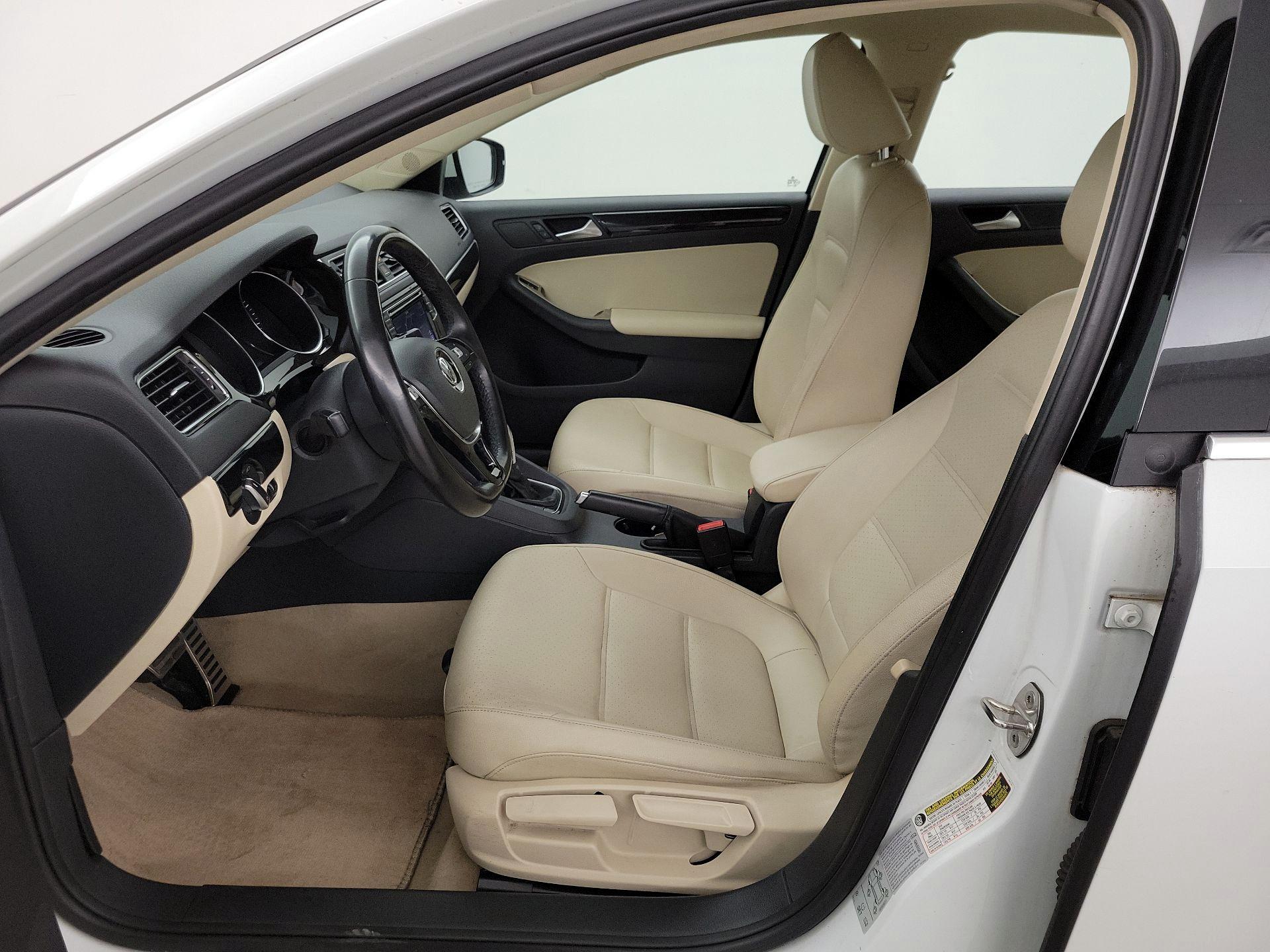 Thumbnail: 2016 Volkswagen Jetta - 11